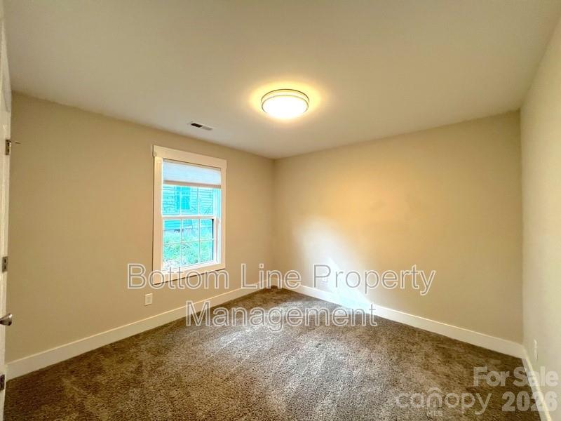 2546 Hemphill Street Property Photo 16