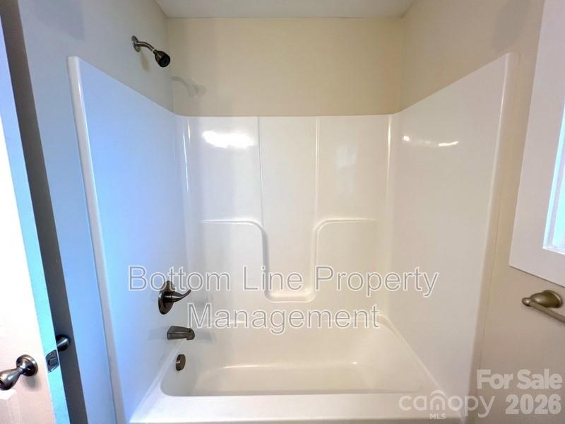 2546 Hemphill Street Property Photo 18