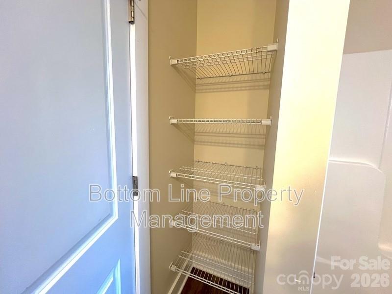 2546 Hemphill Street Property Photo 19