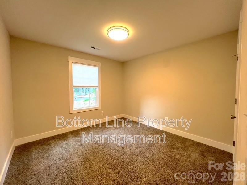 2546 Hemphill Street Property Photo 20