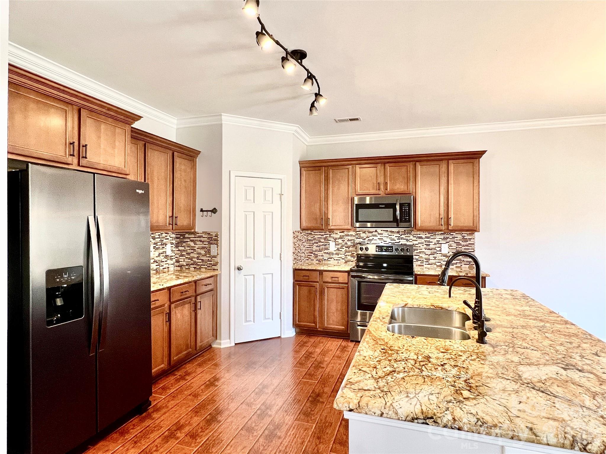 2021 Blue Stream Lane Property Photo 11