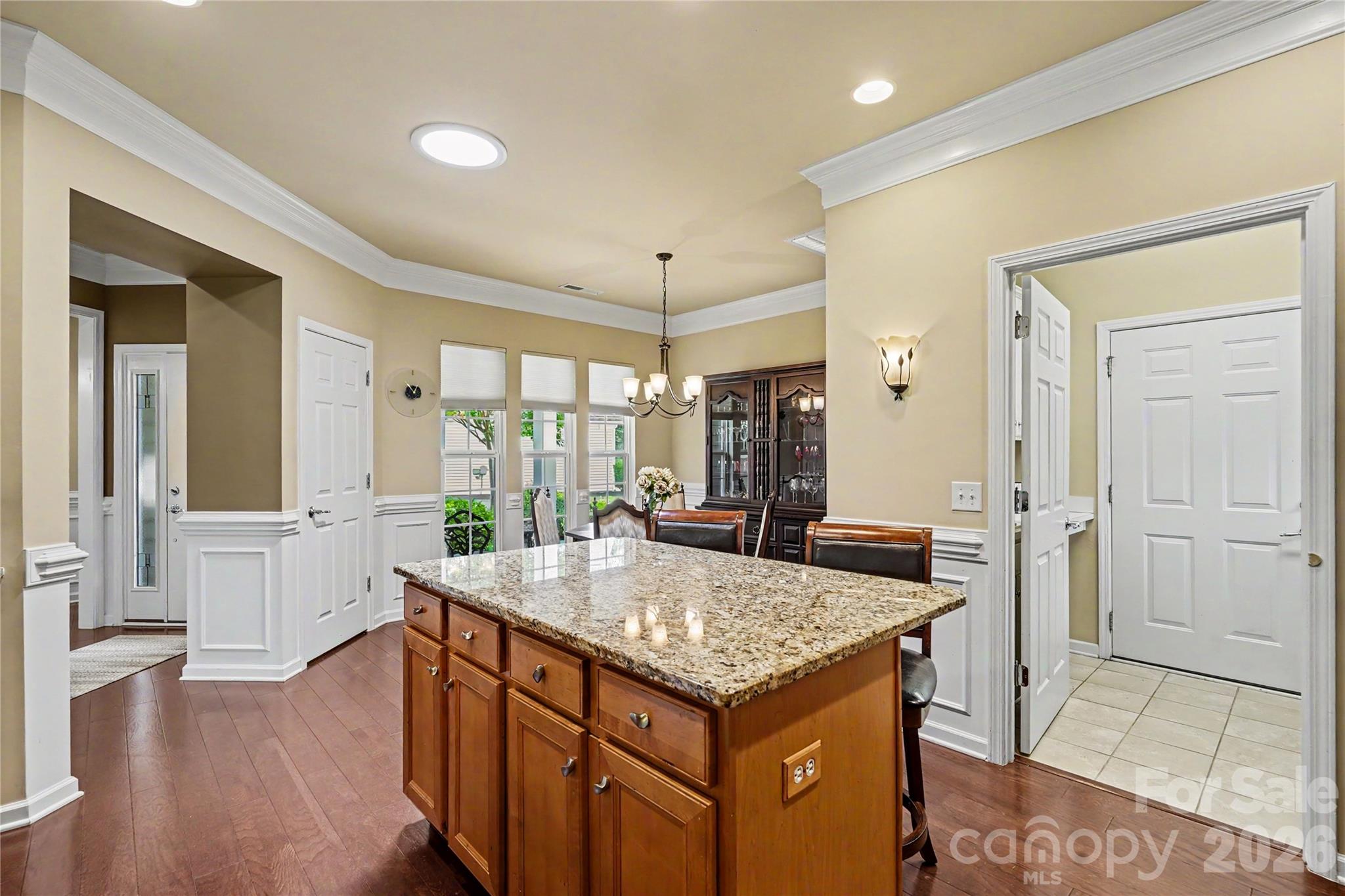 3016 Chipper Court Property Photo 7