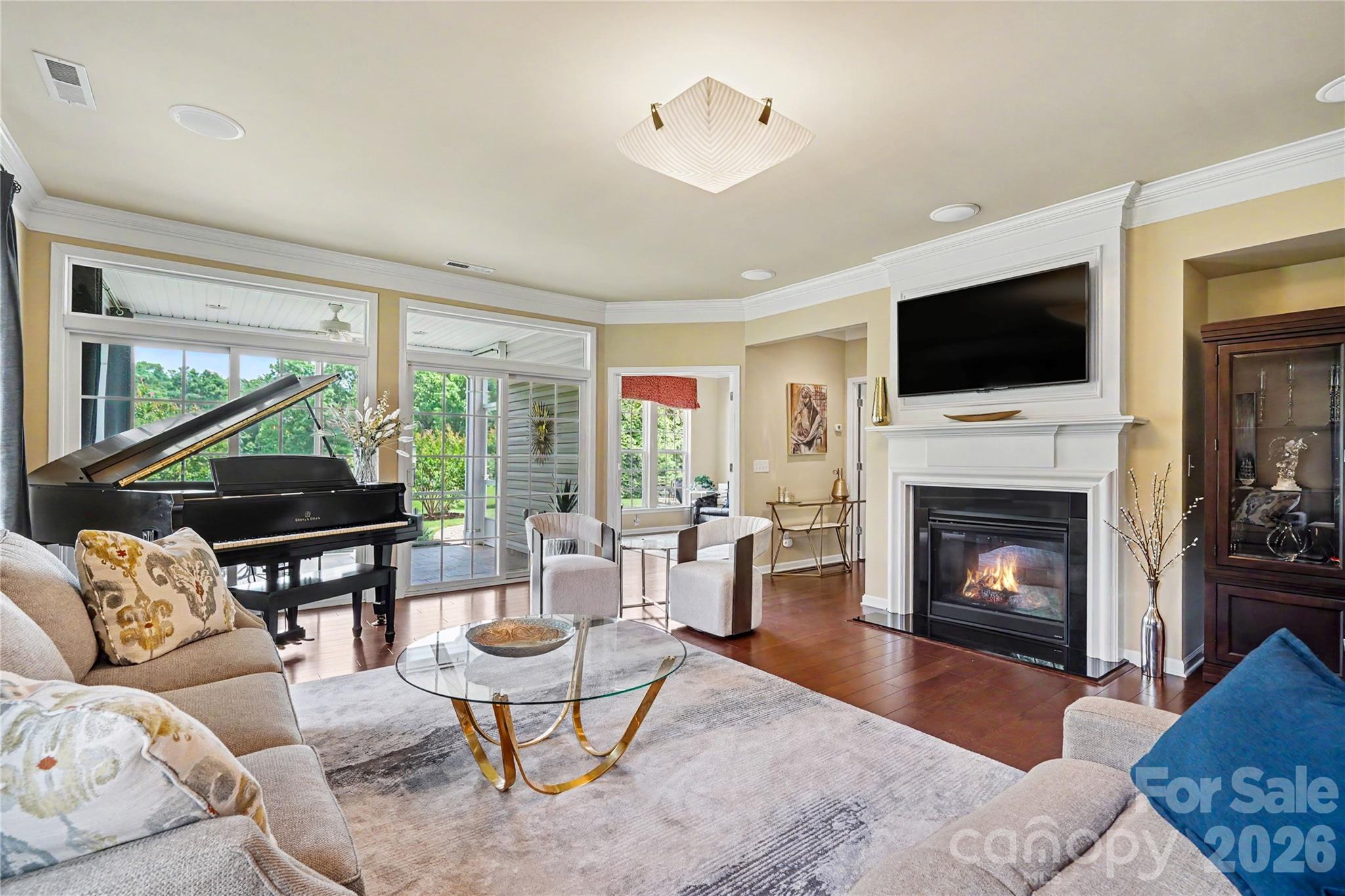 3016 Chipper Court Property Photo 8