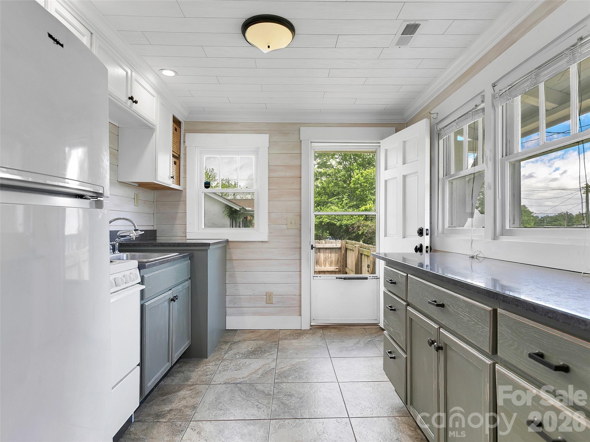29 Salem Street Property Photo 10