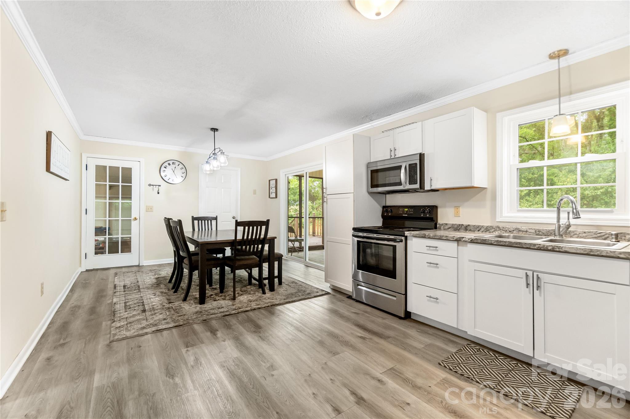 1141 Shannon Drive Property Photo 2