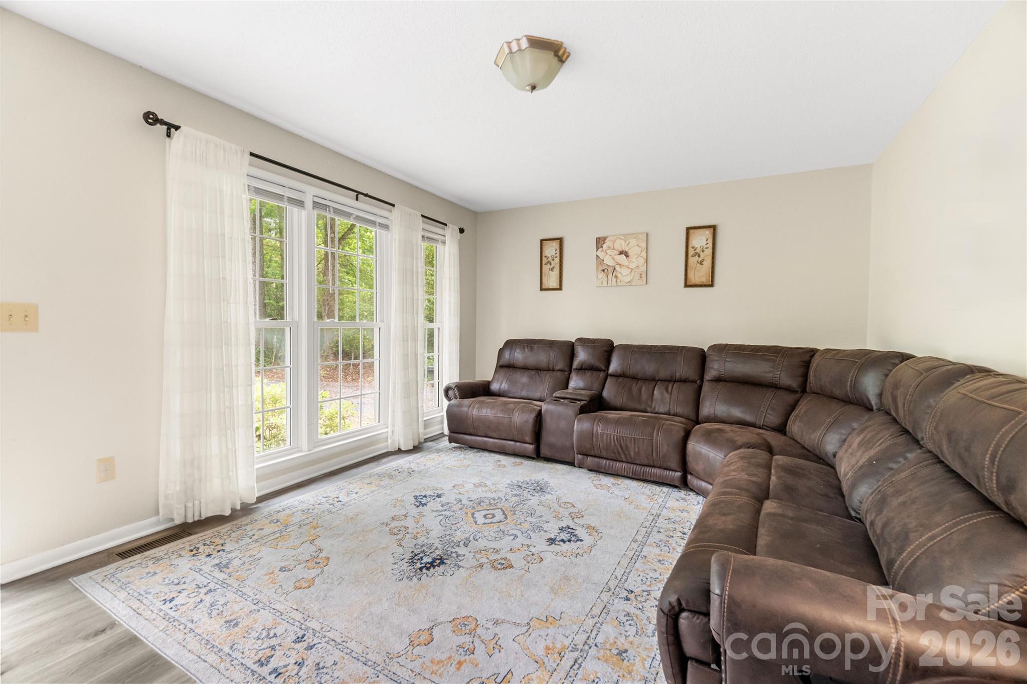 1141 Shannon Drive Property Photo 6