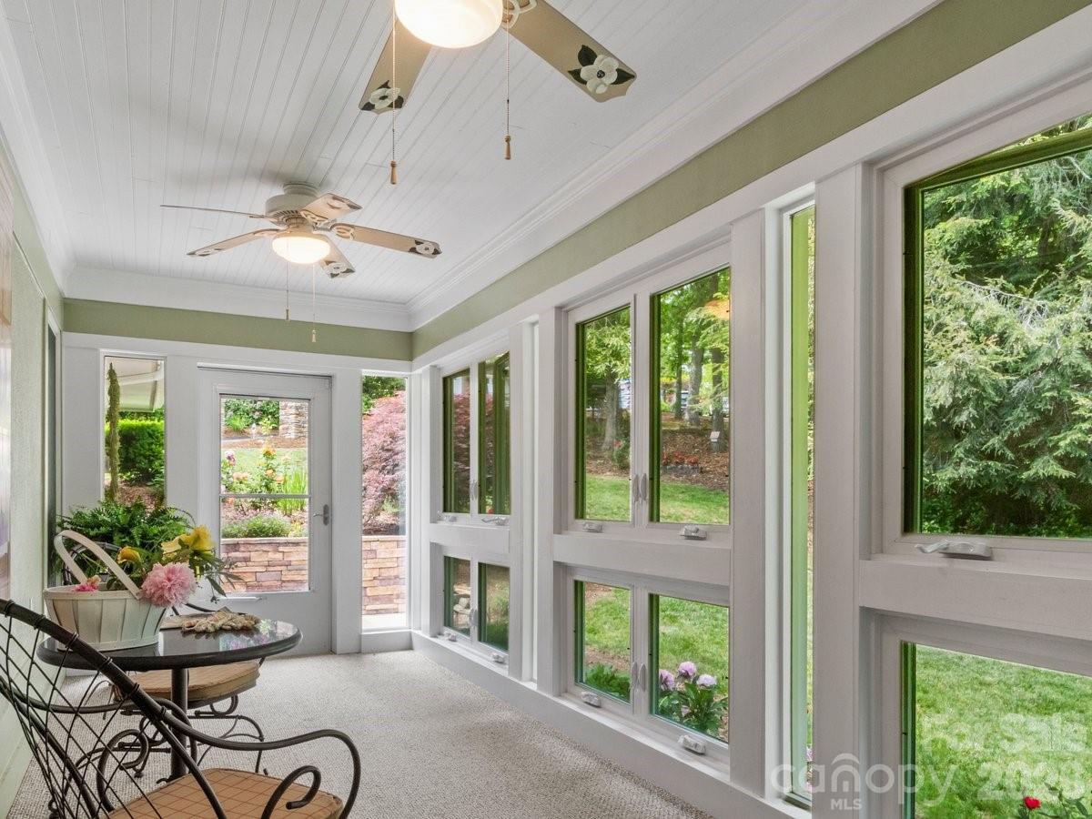 6 Creekside Way Property Photo 7
