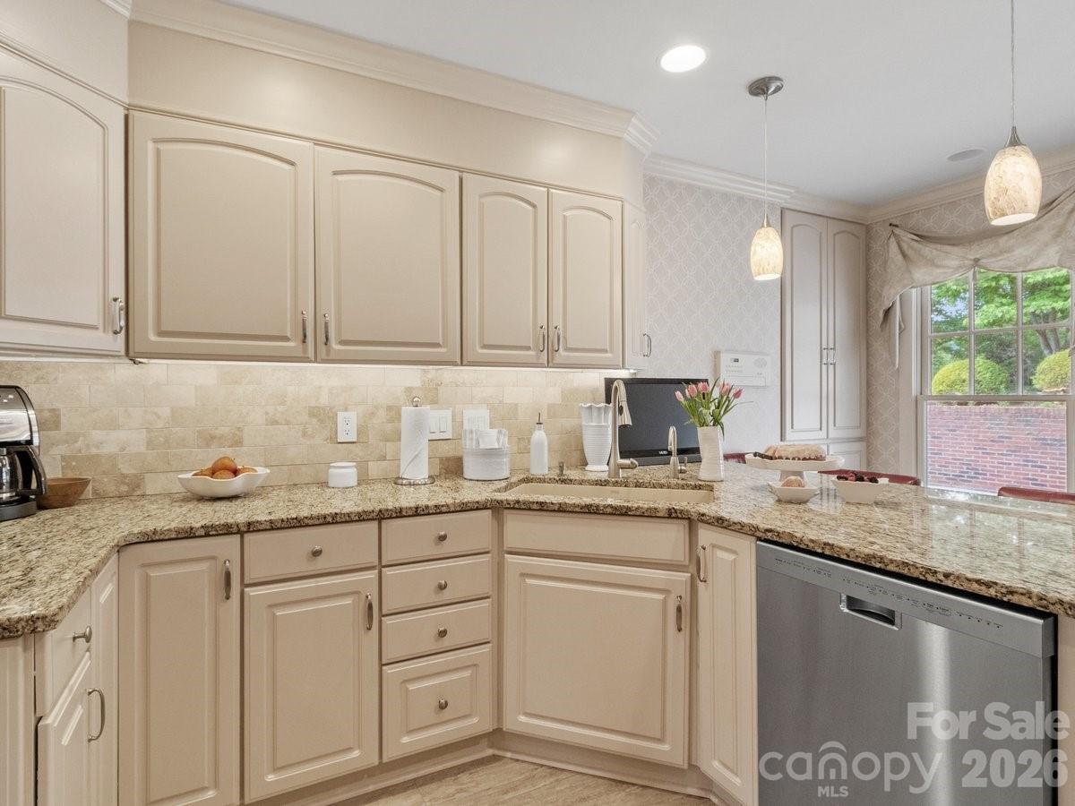 6 Creekside Way Property Photo 14