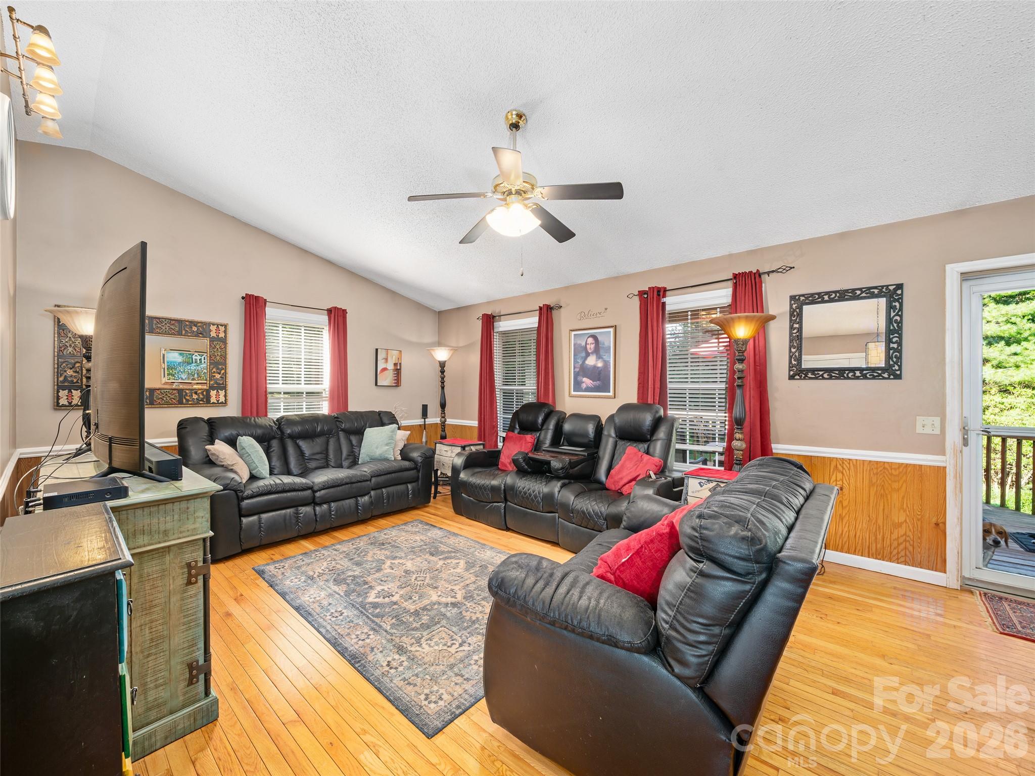 282 Sourwood Drive Property Photo 3