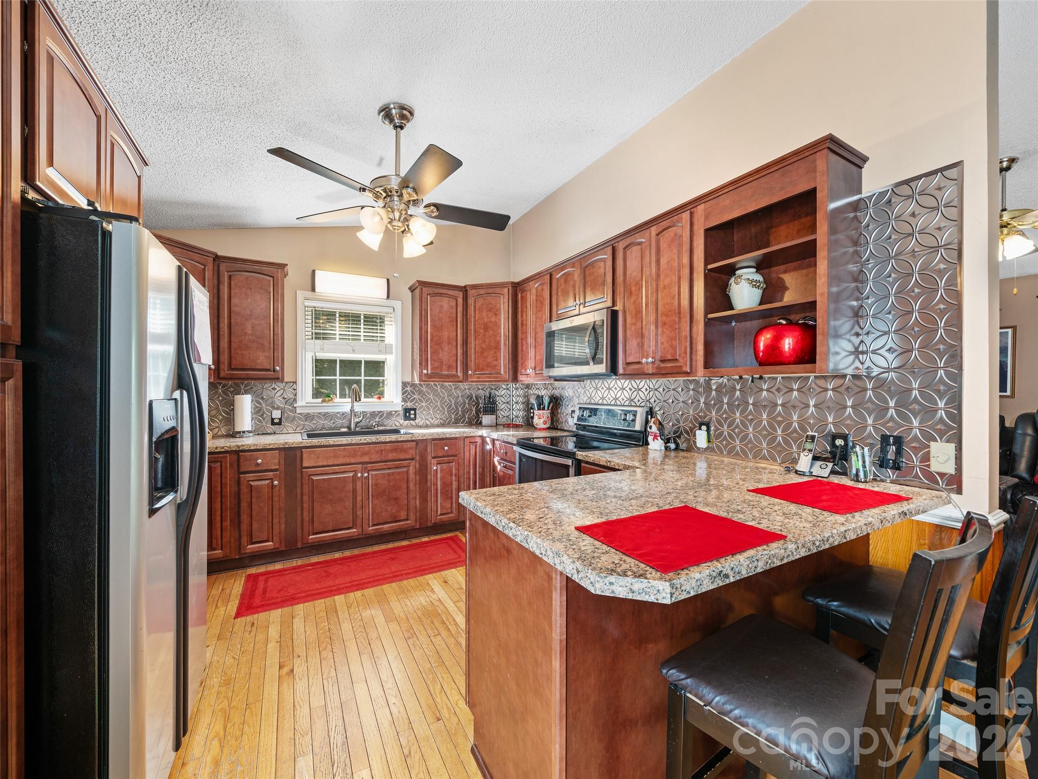 282 Sourwood Drive Property Photo 7