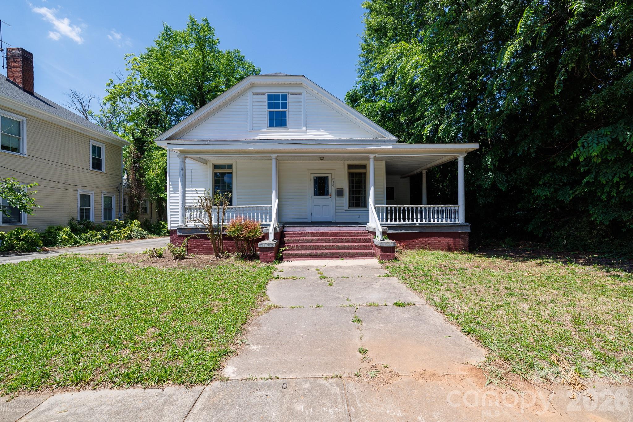 319 Park Avenue Property Photo 1