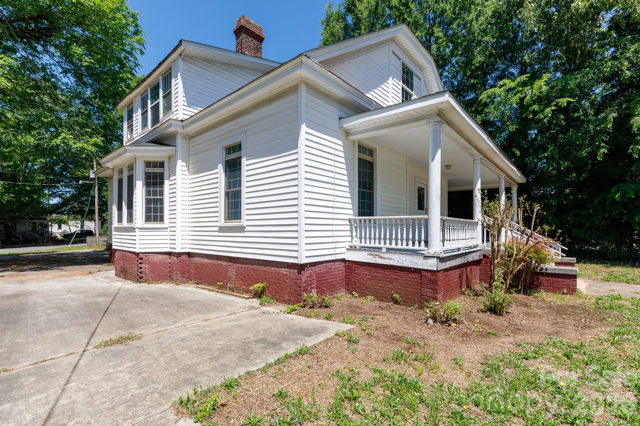 319 Park Avenue Property Photo 2