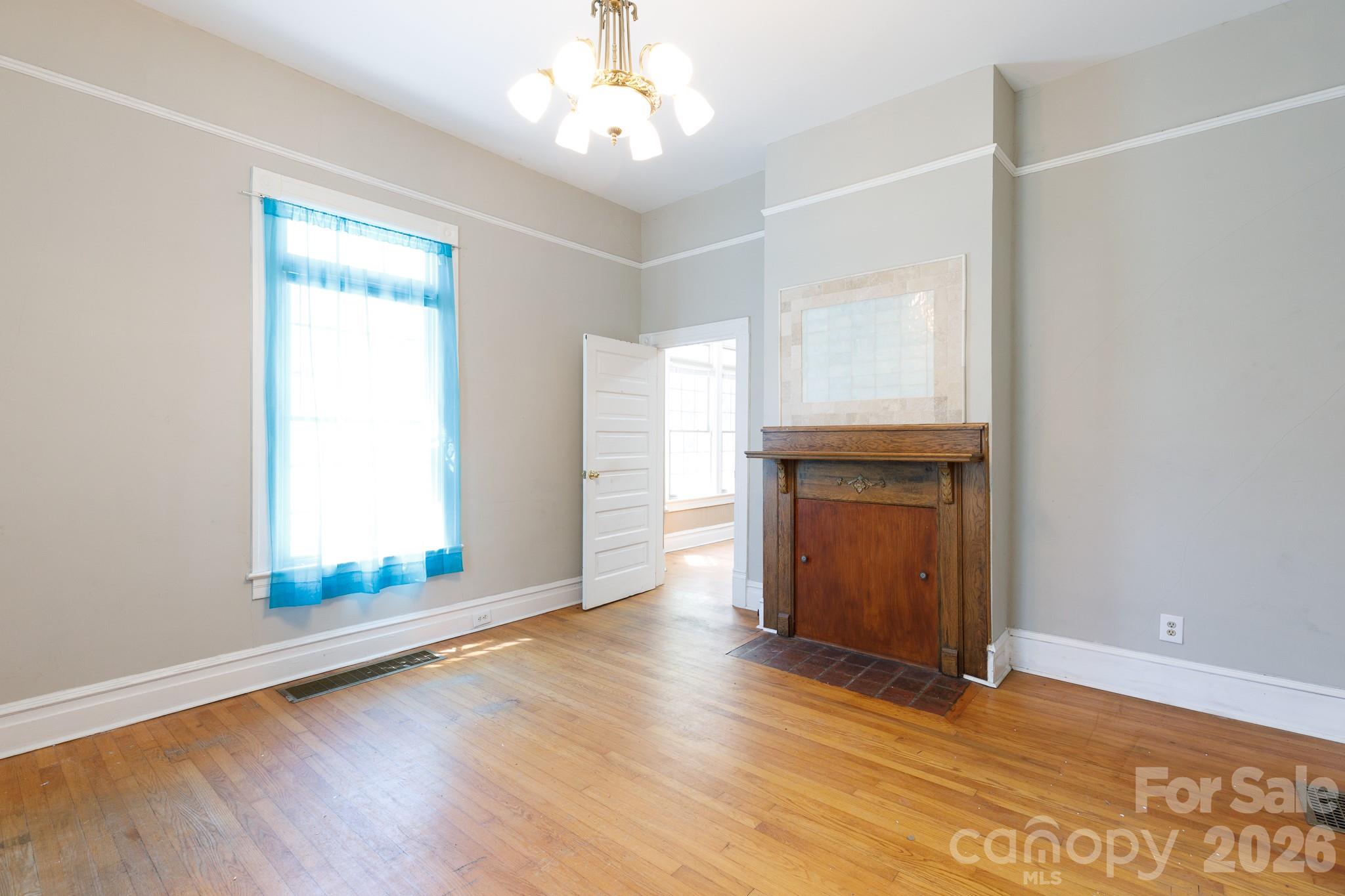 319 Park Avenue Property Photo 9