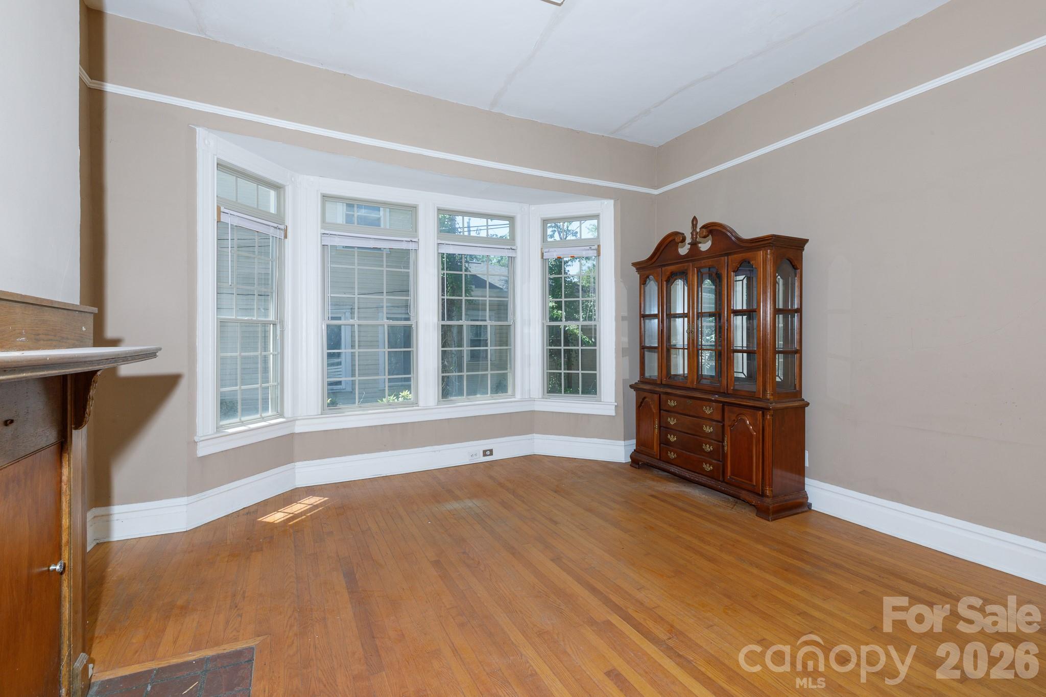 319 Park Avenue Property Photo 11