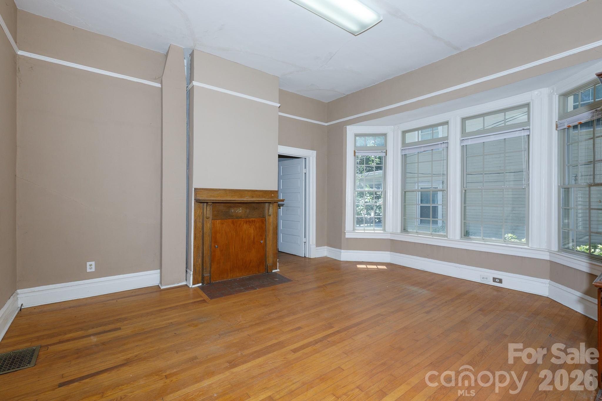 319 Park Avenue Property Photo 12