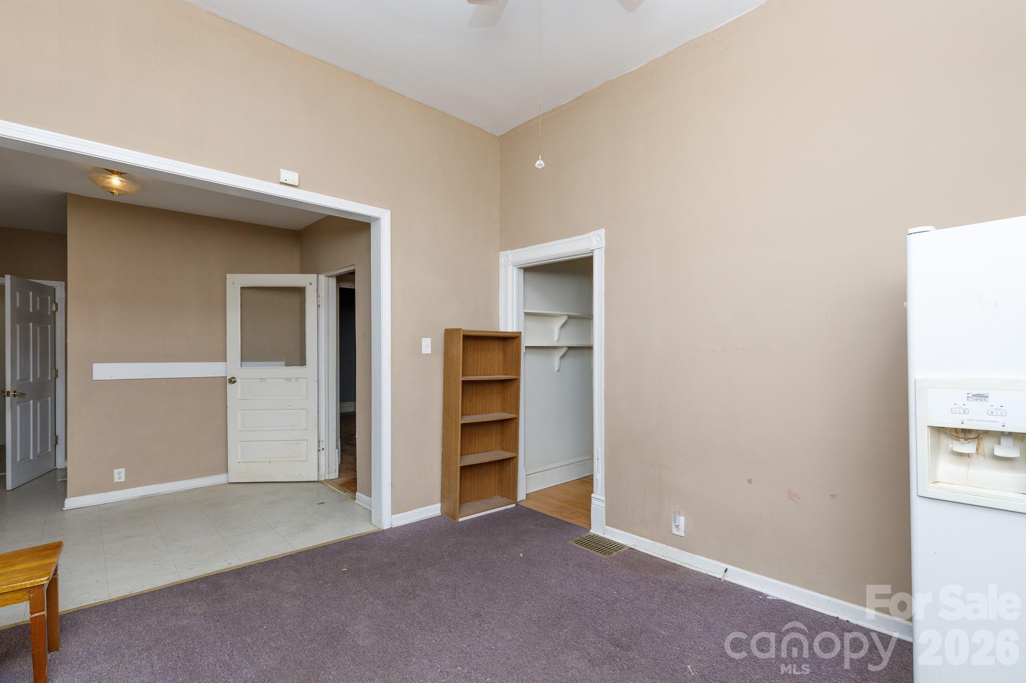 319 Park Avenue Property Photo 15