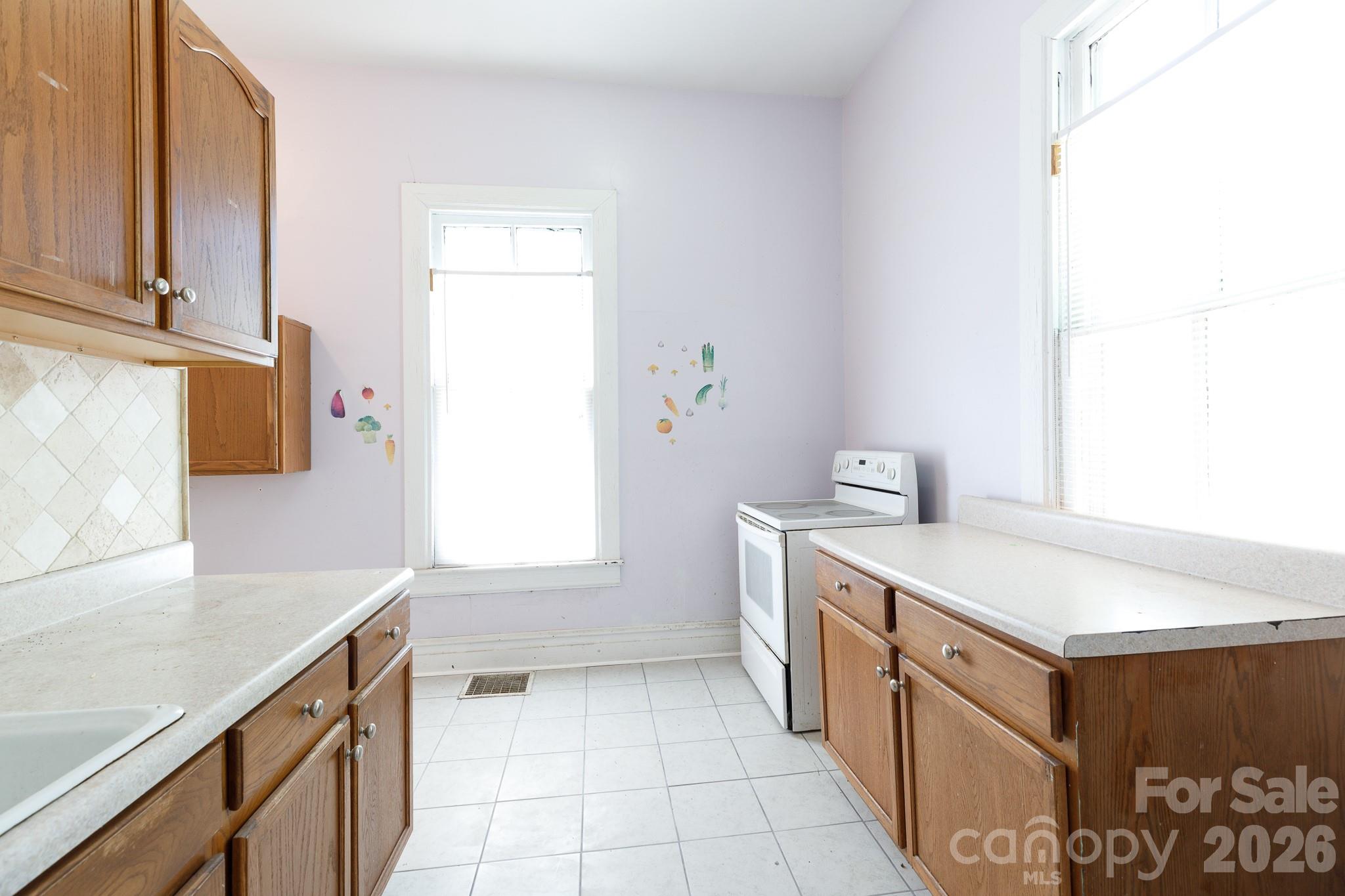 319 Park Avenue Property Photo 19