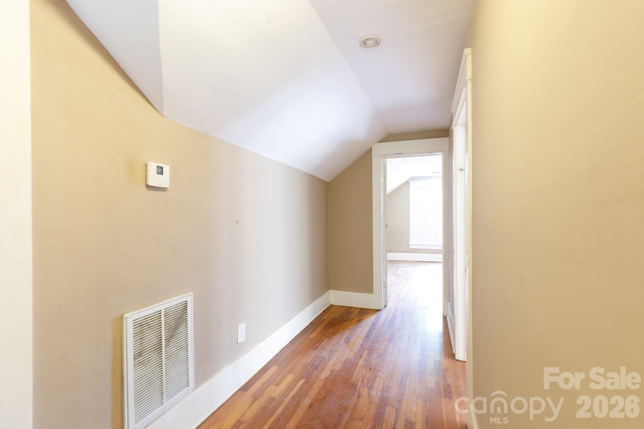 319 Park Avenue Property Photo 27