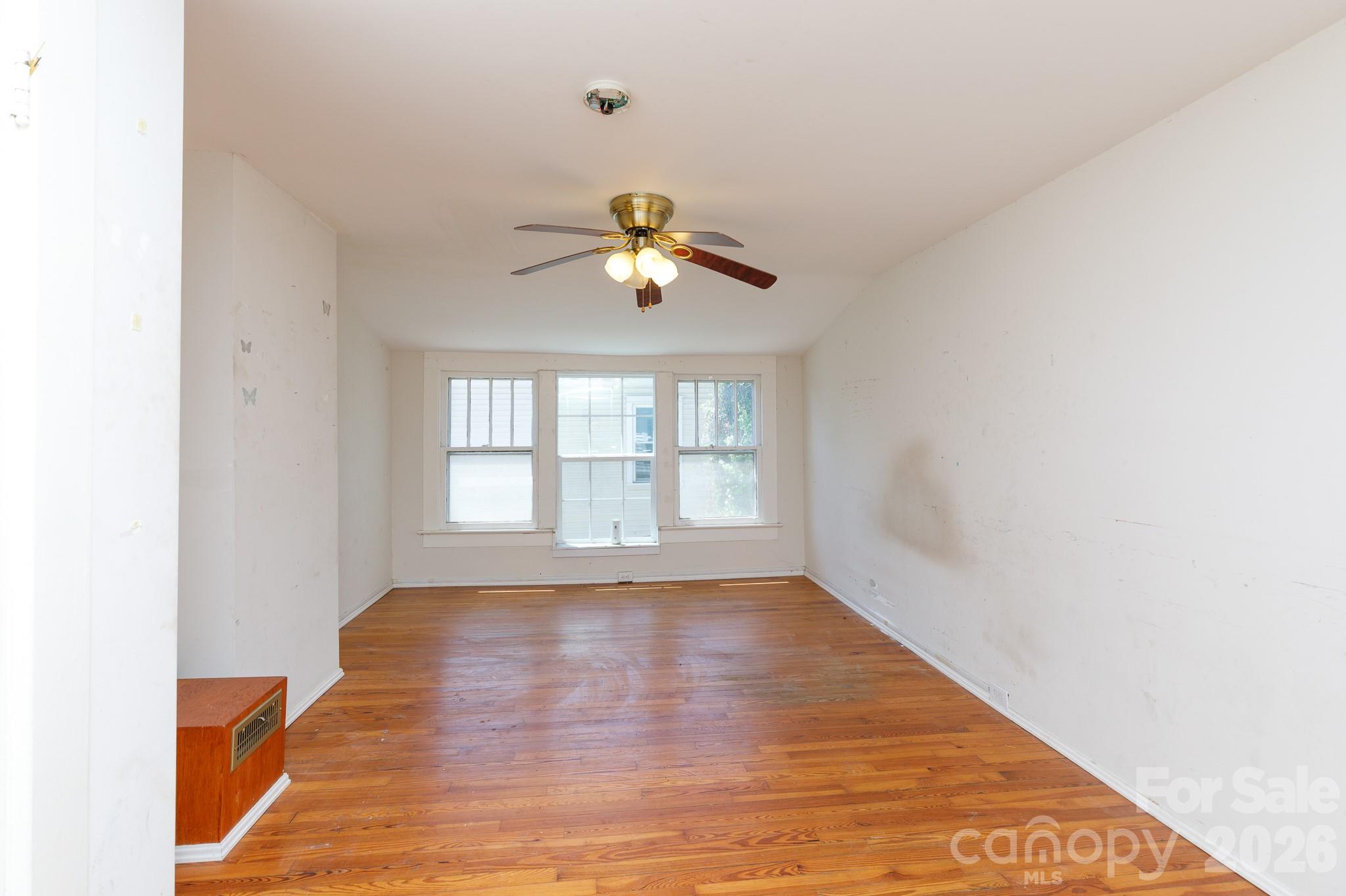 319 Park Avenue Property Photo 28
