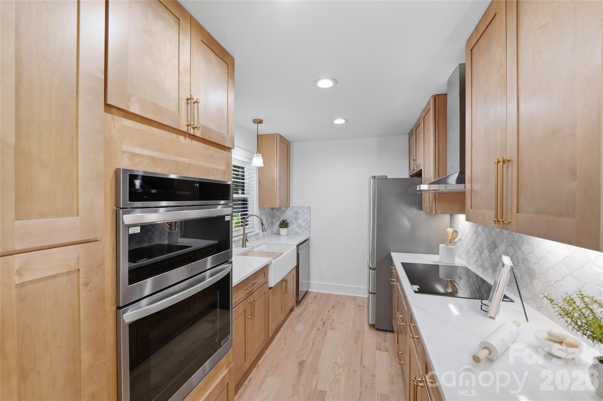 4314 Ivanhoe Place Property Photo 6