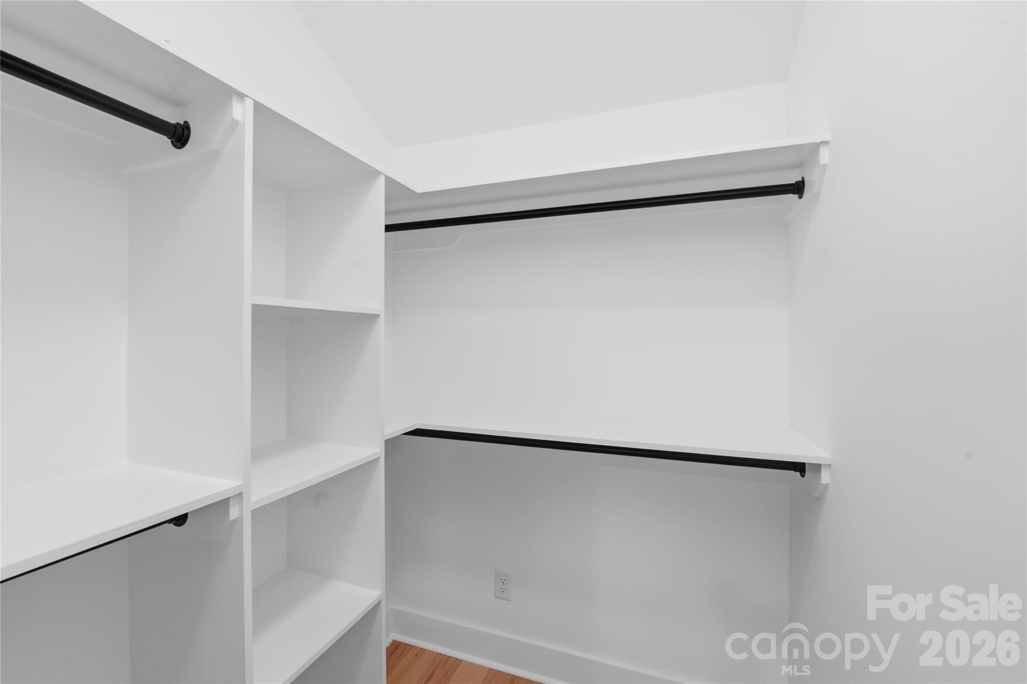 4314 Ivanhoe Place Property Photo 17