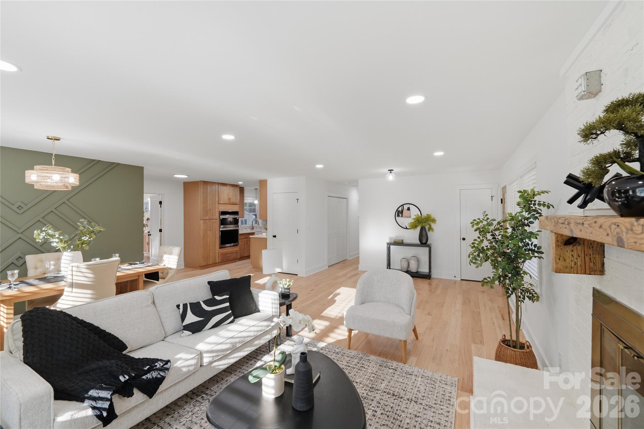 4314 Ivanhoe Place Property Photo 29