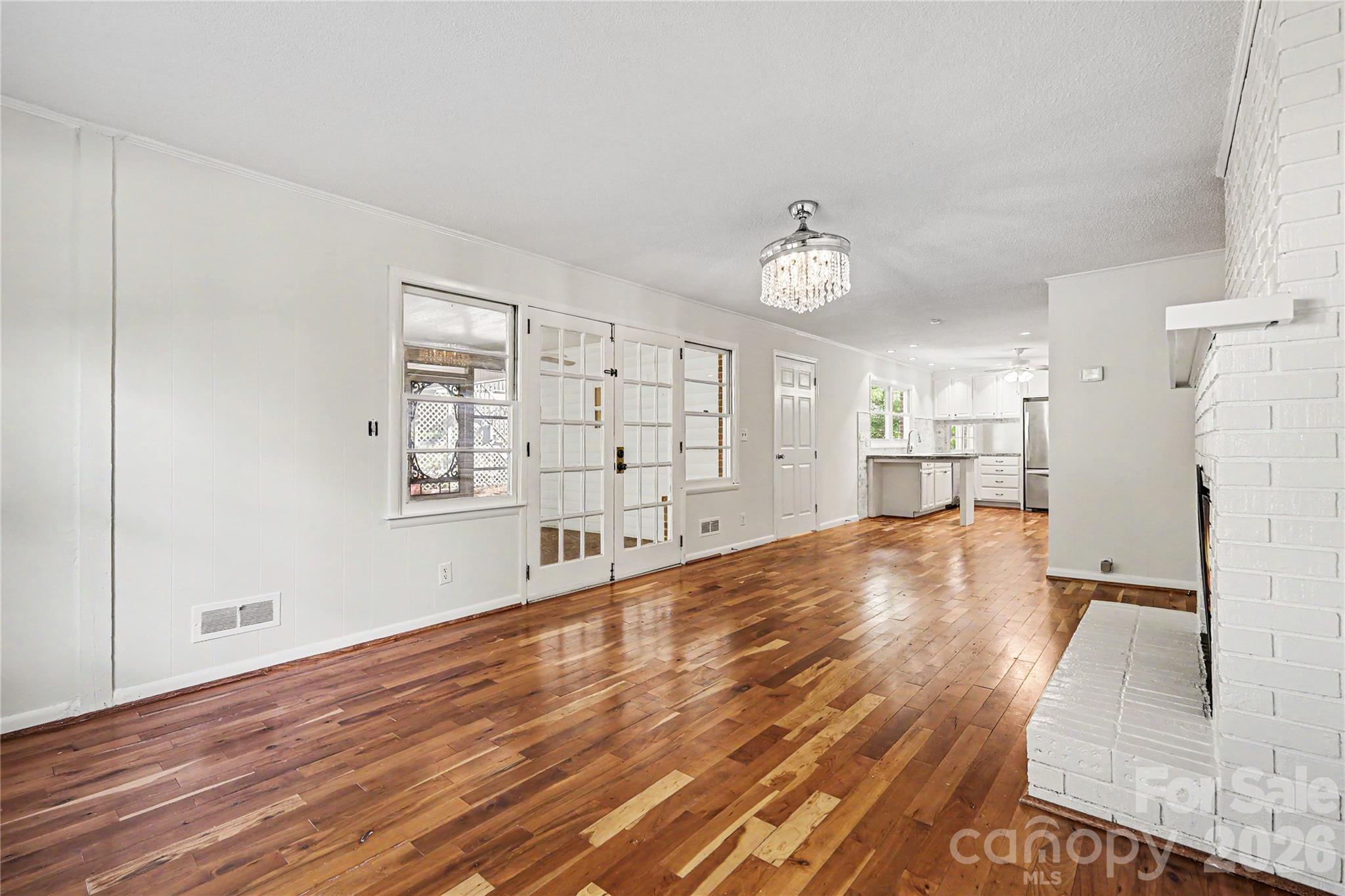 211 Windsor Drive Property Photo 7