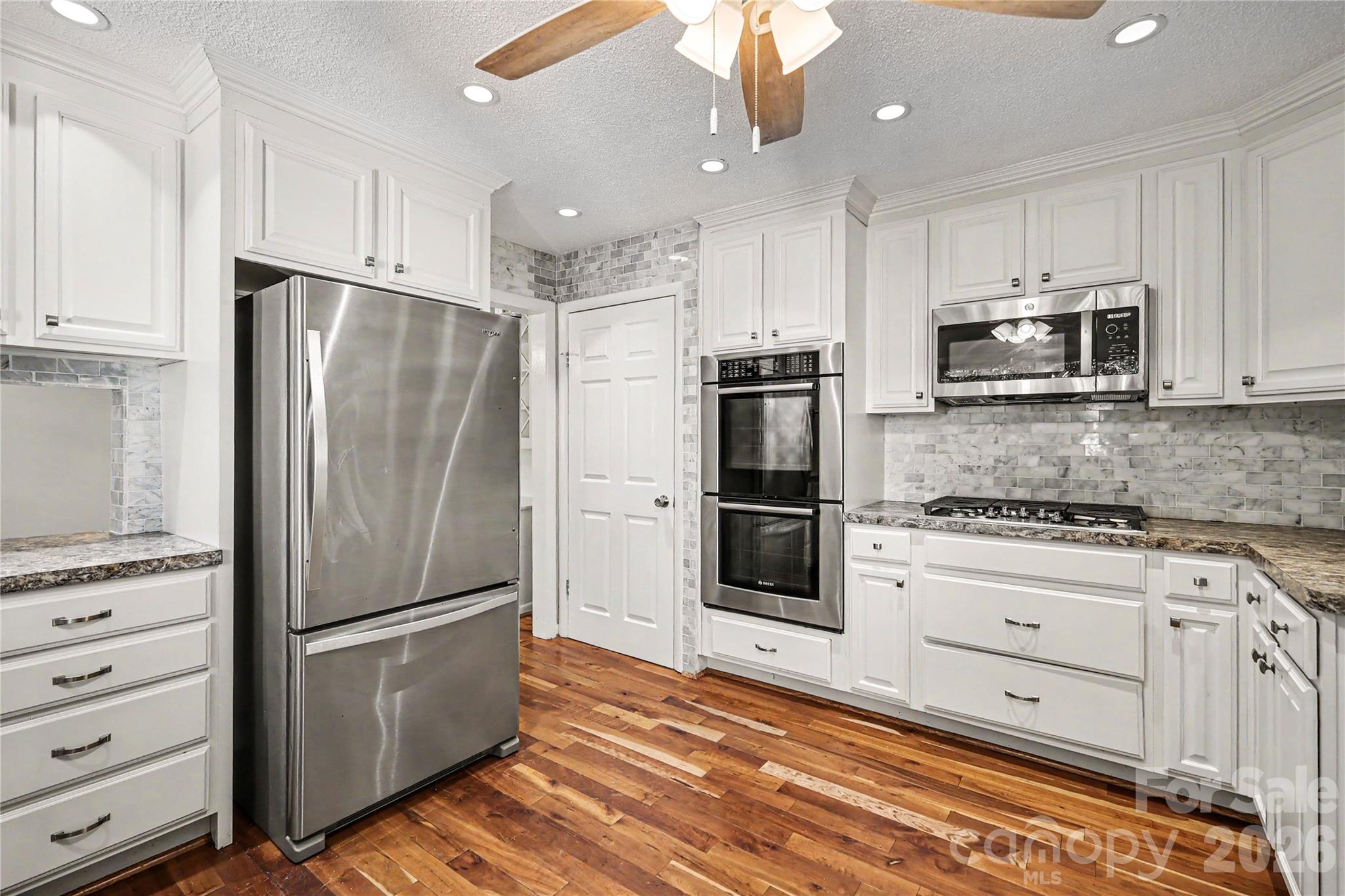 211 Windsor Drive Property Photo 15