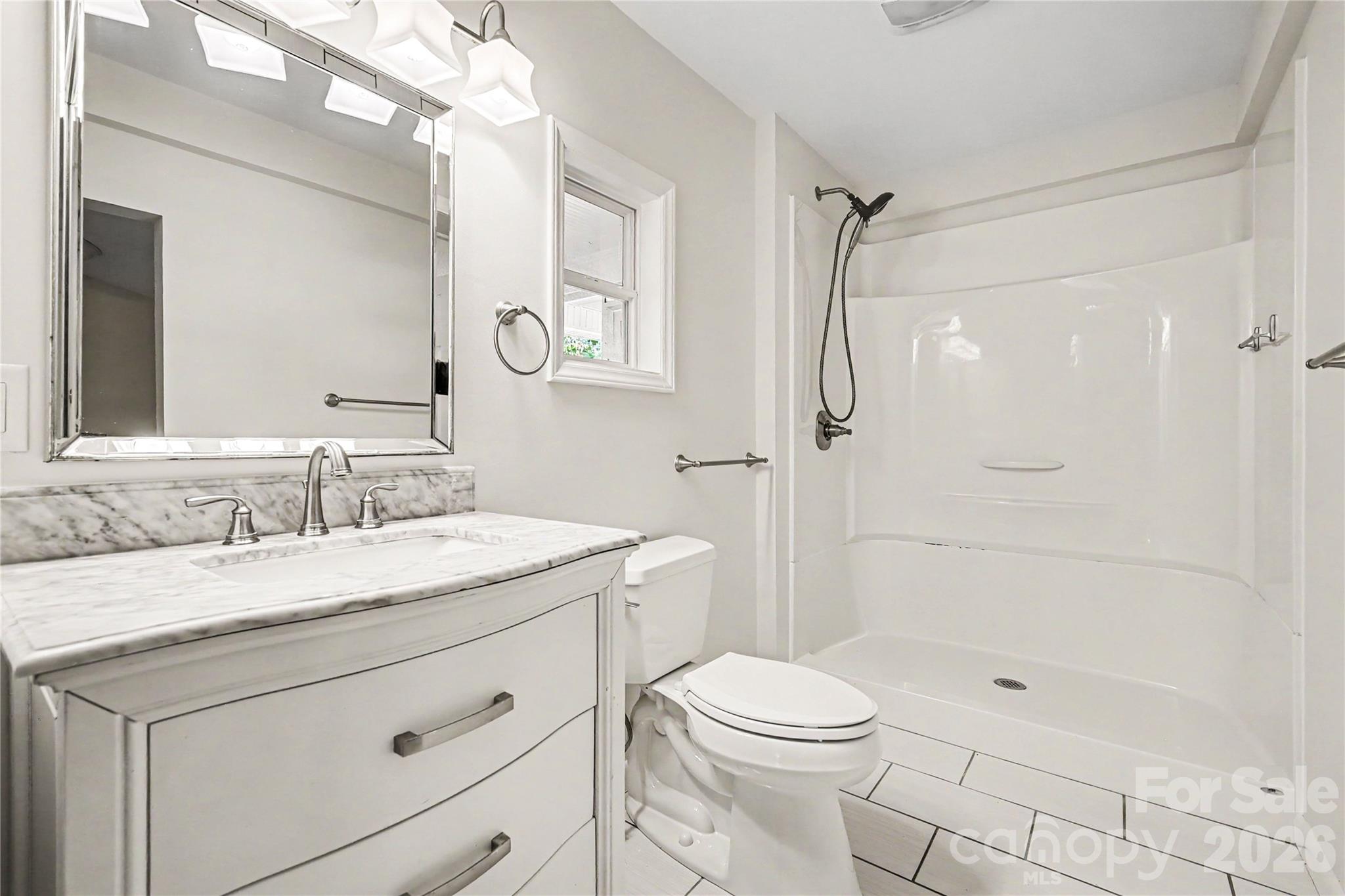 211 Windsor Drive Property Photo 16