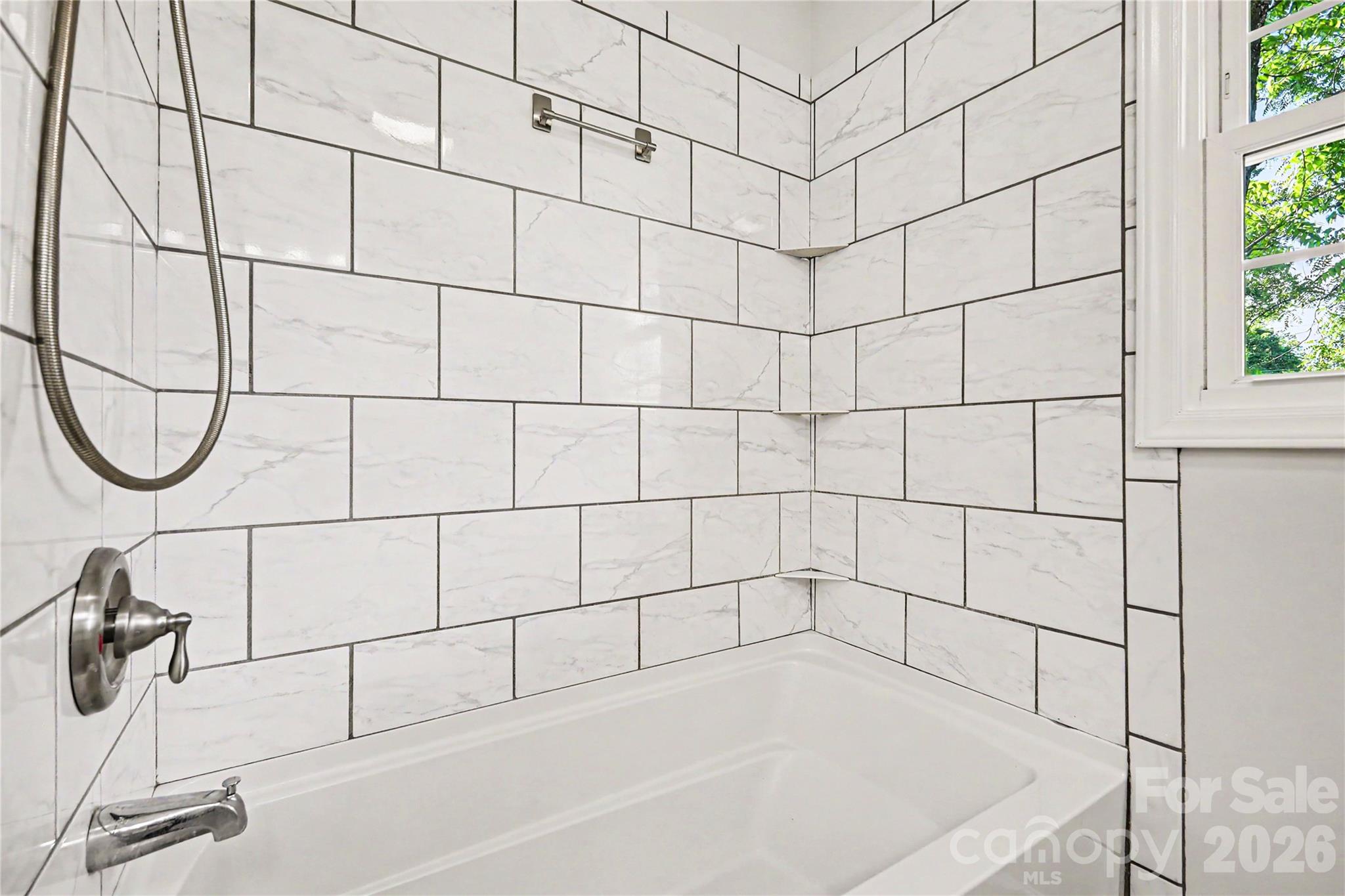 211 Windsor Drive Property Photo 17
