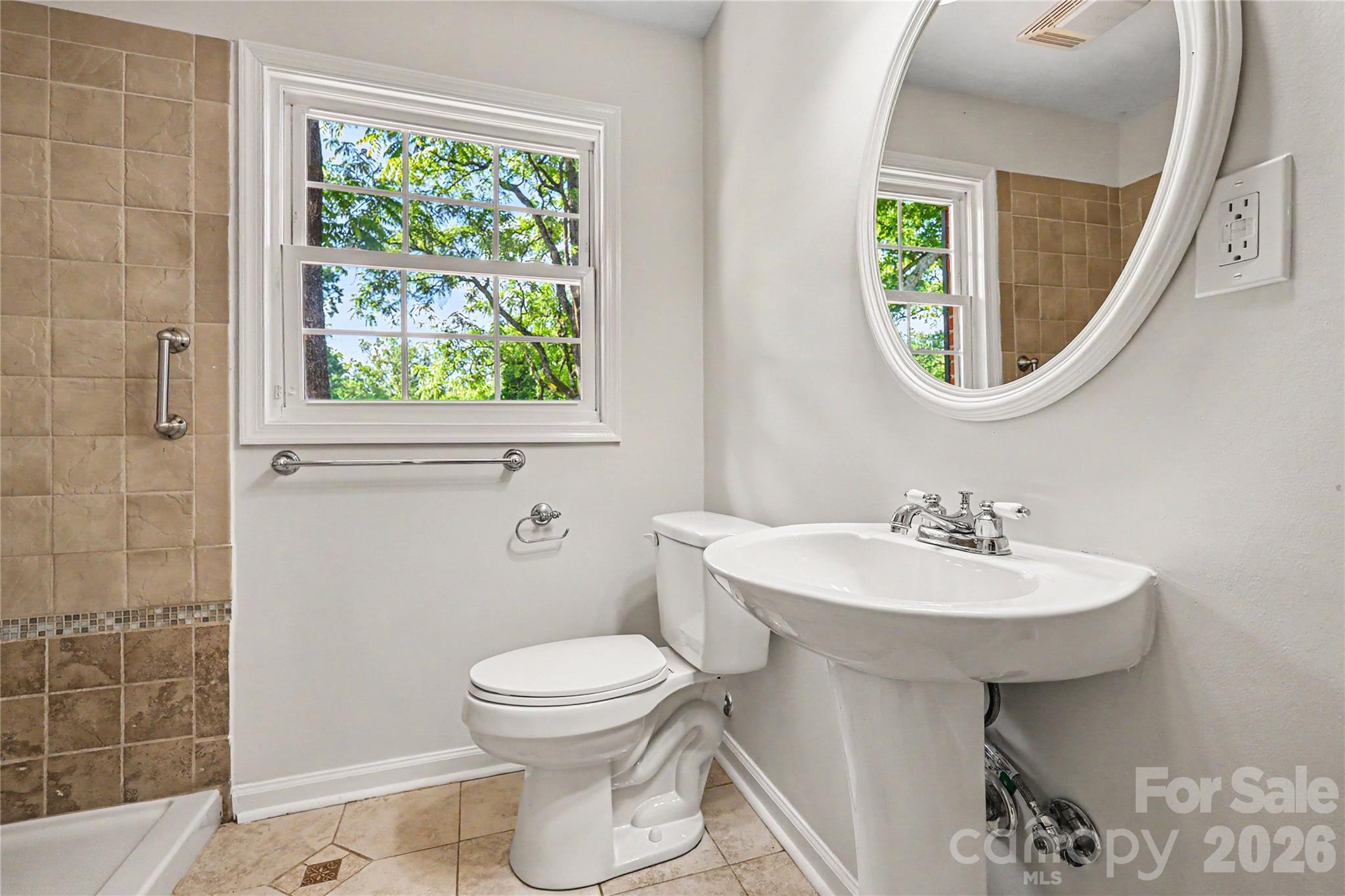 211 Windsor Drive Property Photo 18