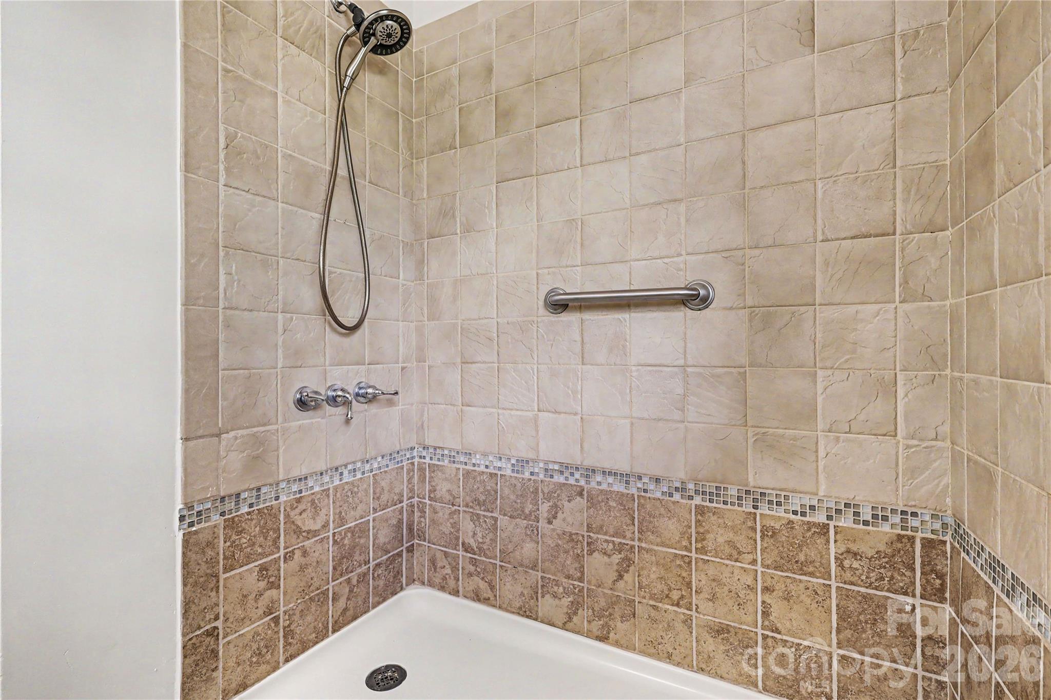 211 Windsor Drive Property Photo 19