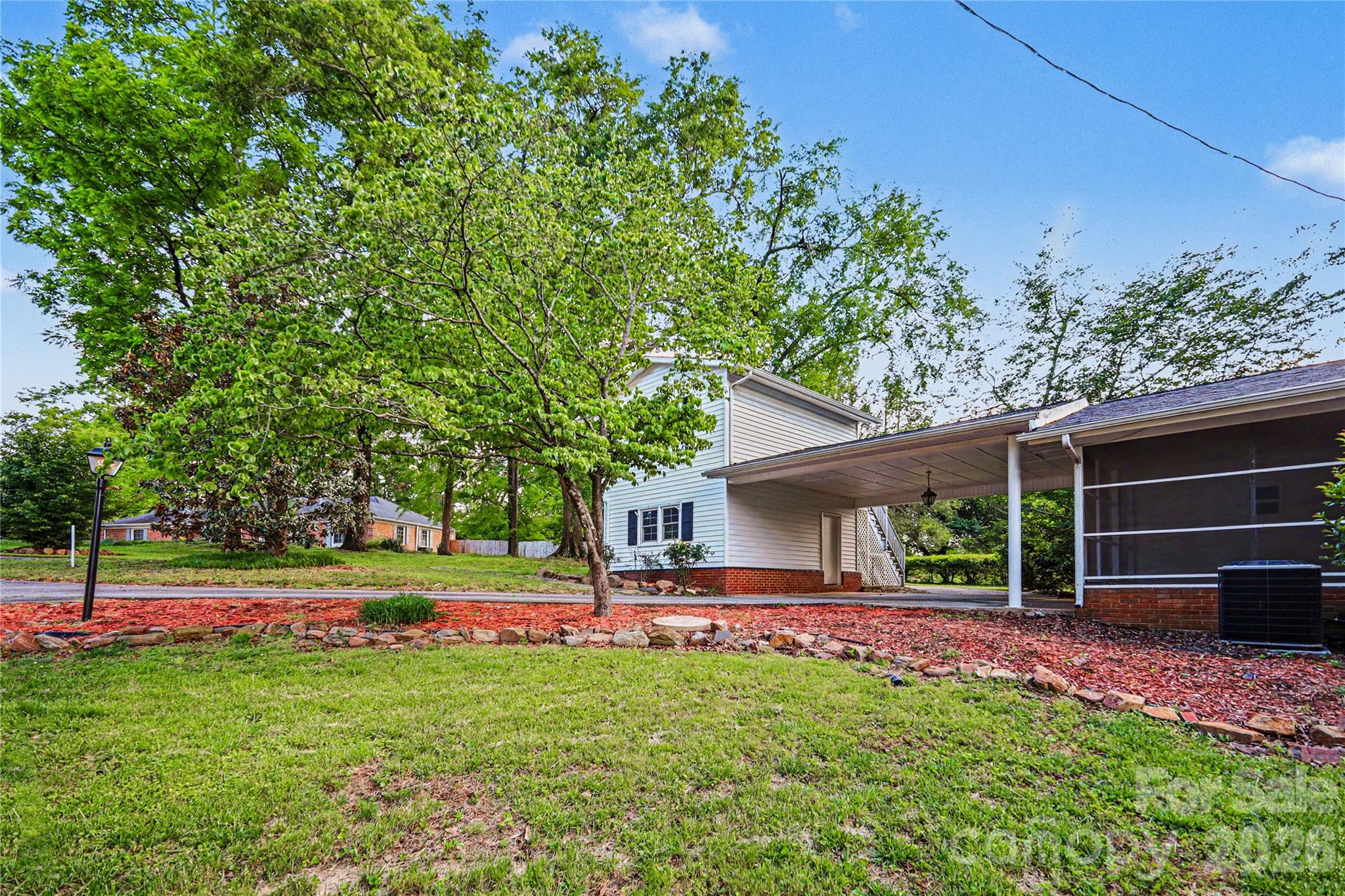 211 Windsor Drive Property Photo 20