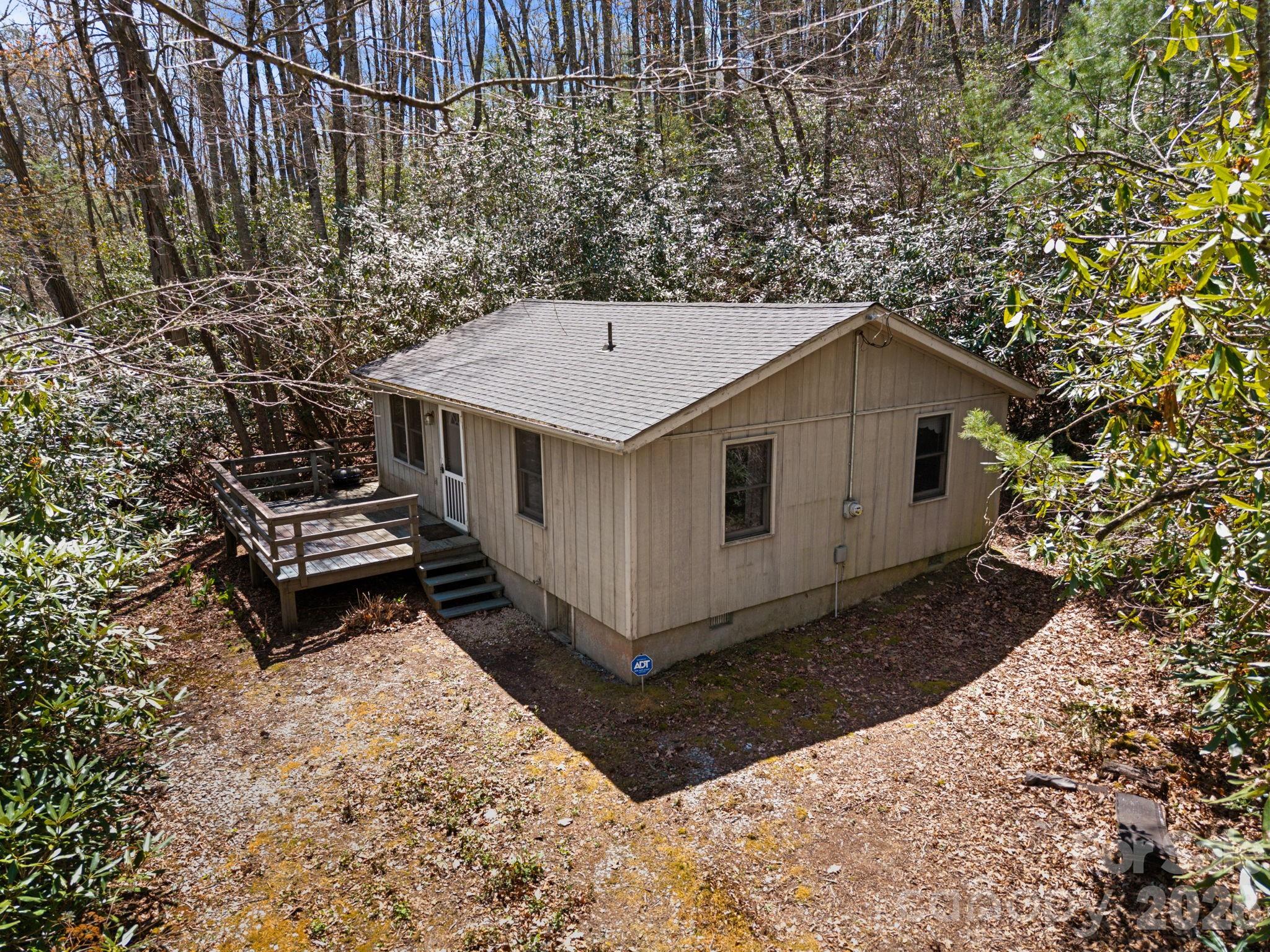 8977 Rose Hollow Avenue Property Photo 1