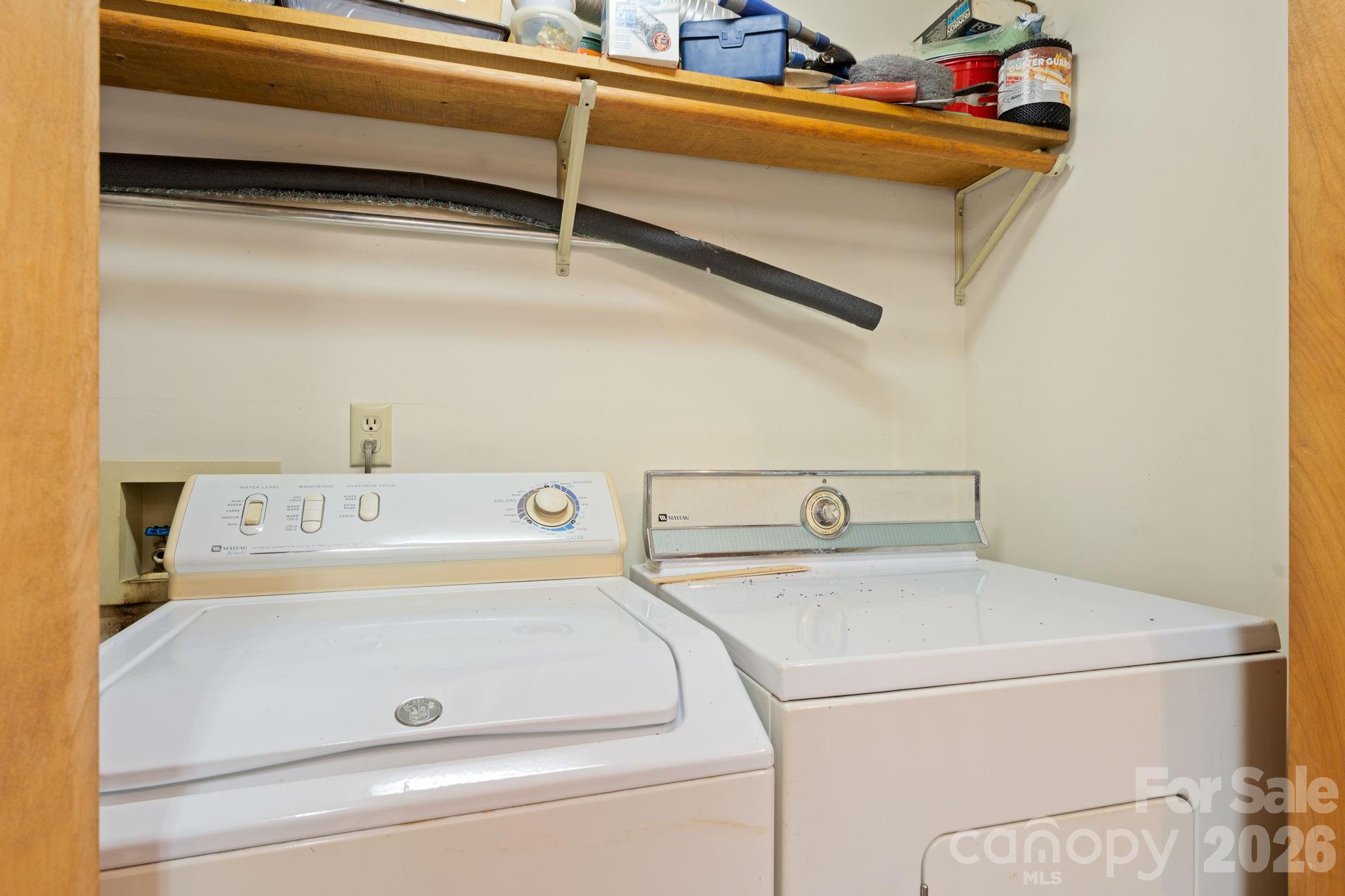 8977 Rose Hollow Avenue Property Photo 9