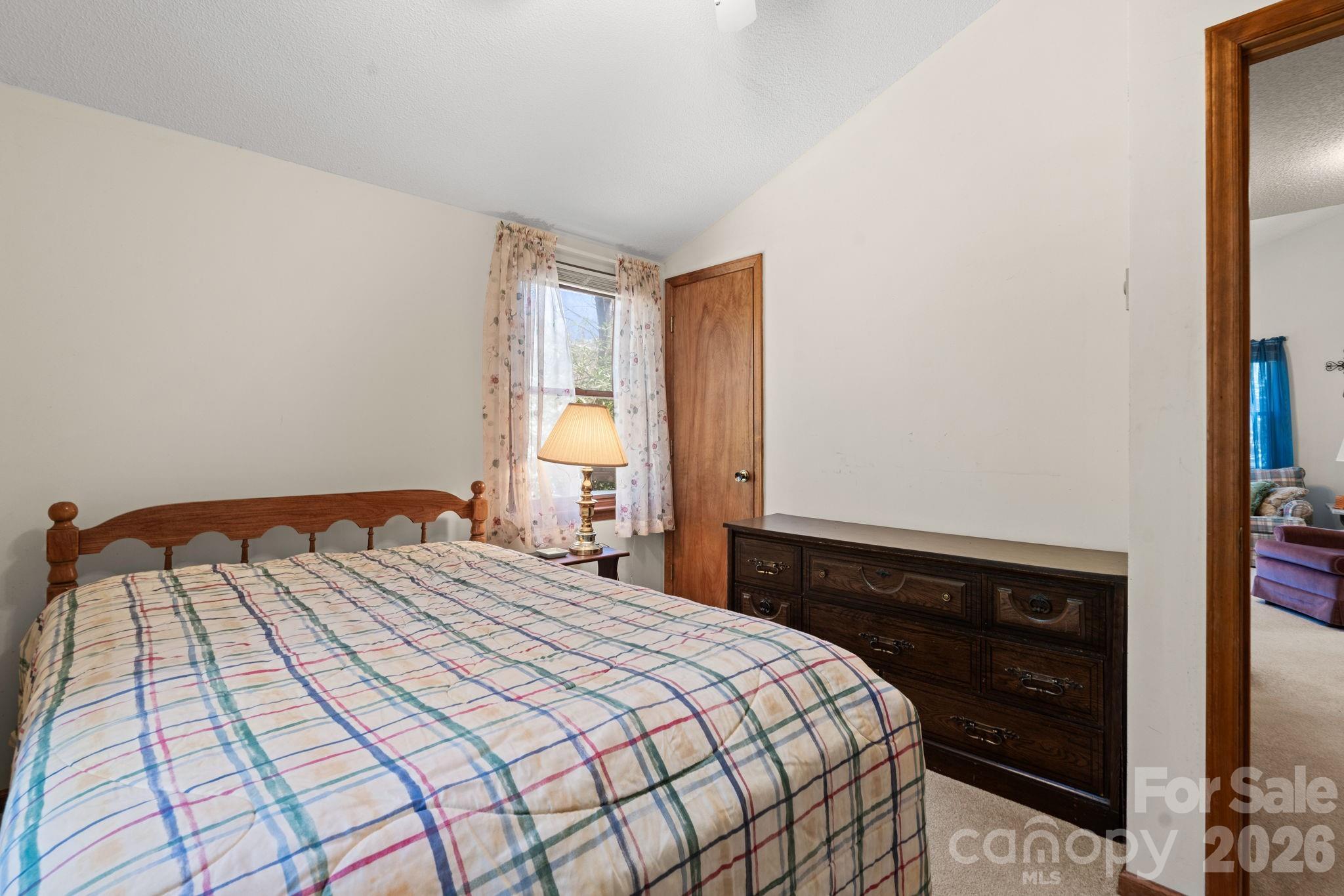8977 Rose Hollow Avenue Property Photo 12