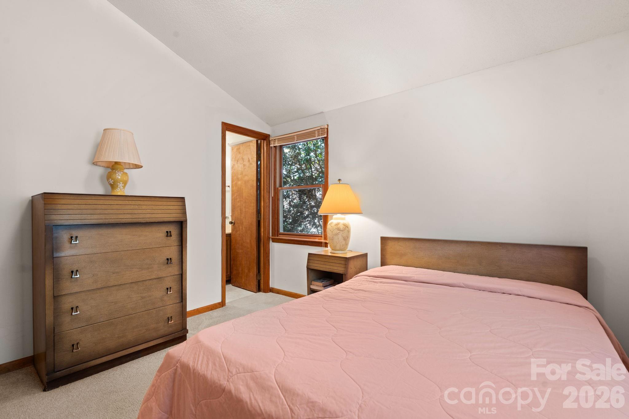8977 Rose Hollow Avenue Property Photo 14