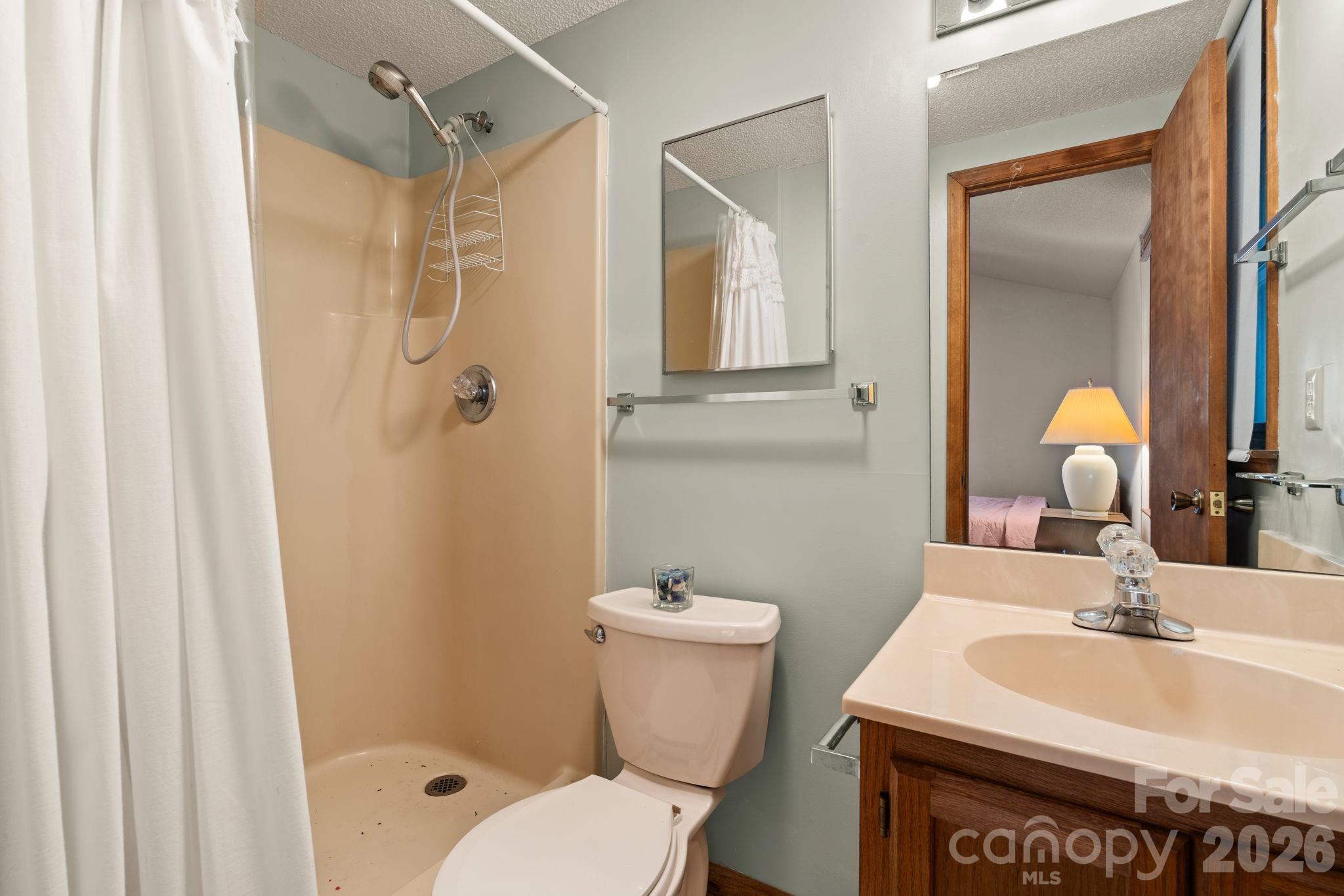 8977 Rose Hollow Avenue Property Photo 16