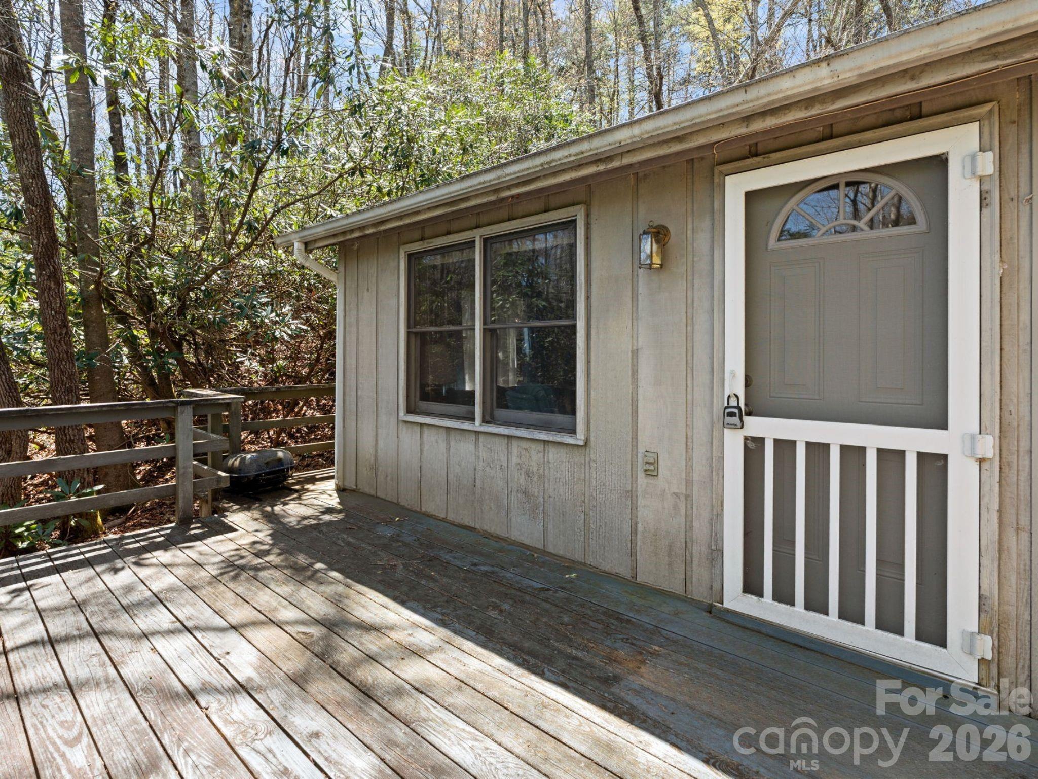 8977 Rose Hollow Avenue Property Photo 18