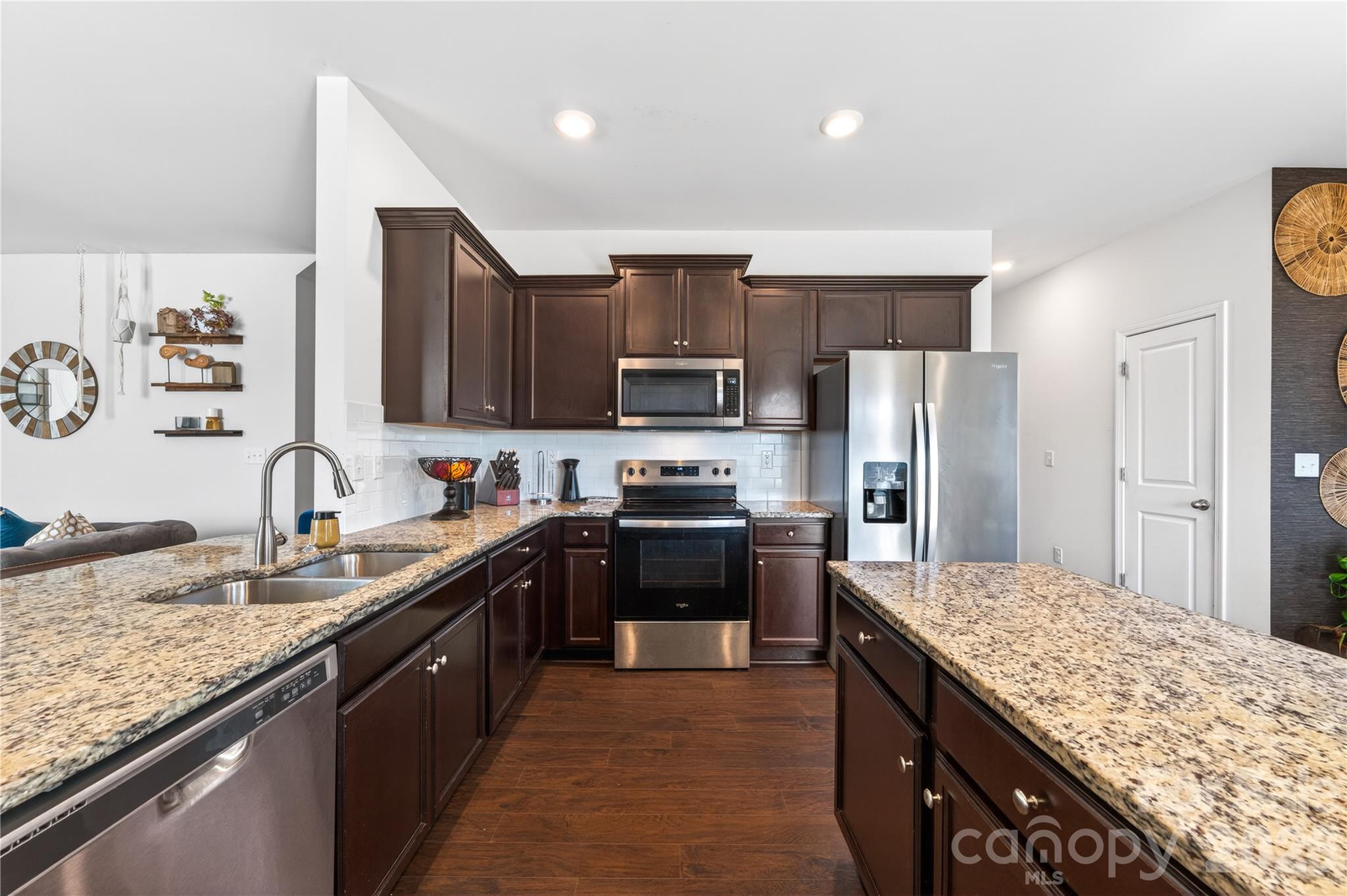 10008 Brawley Lane Property Photo 4
