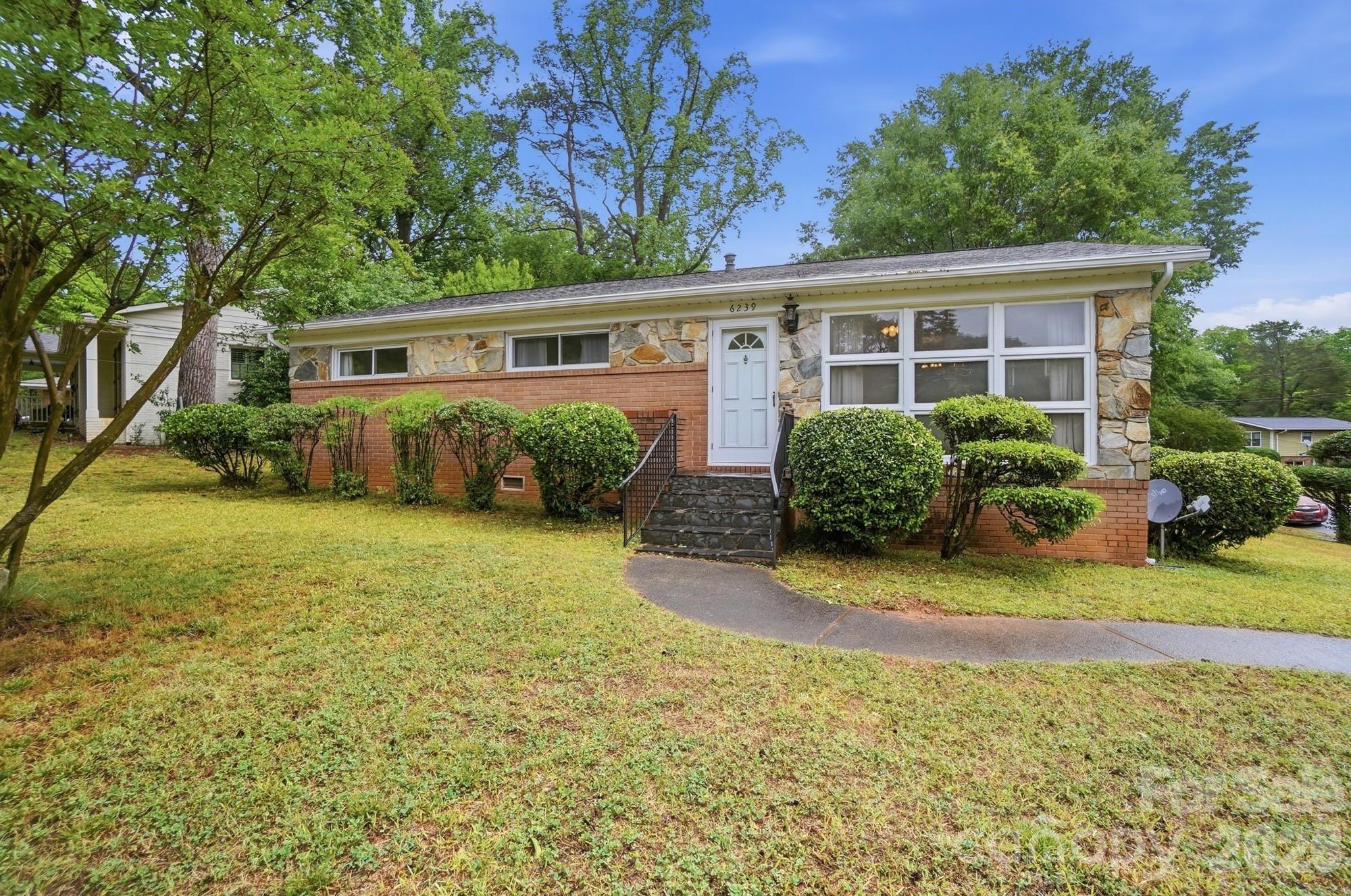 6239 Netherwood Drive Property Photo 1