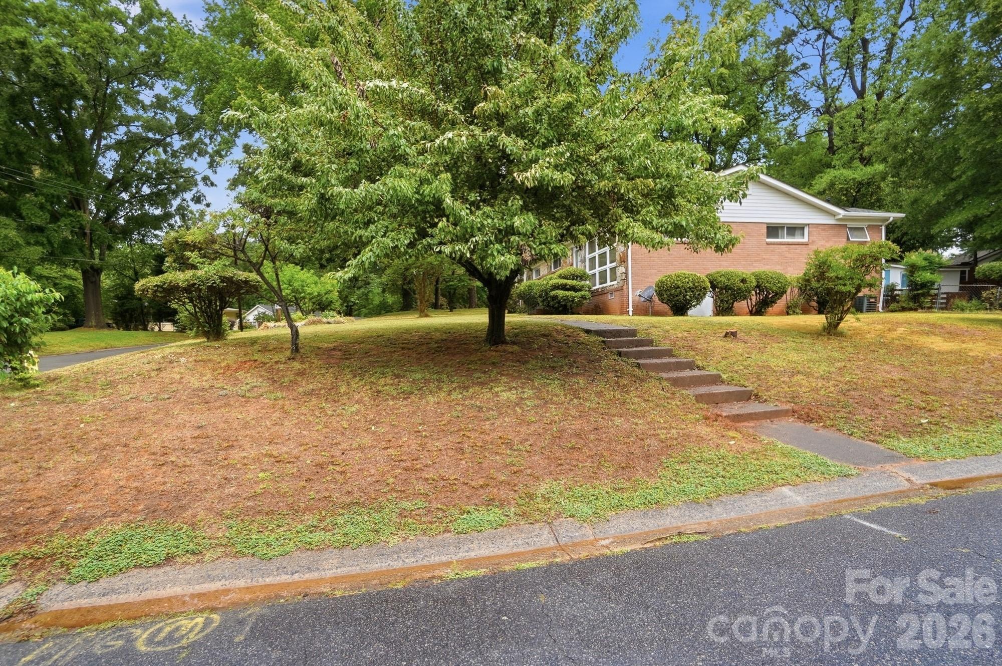 6239 Netherwood Drive Property Photo 4