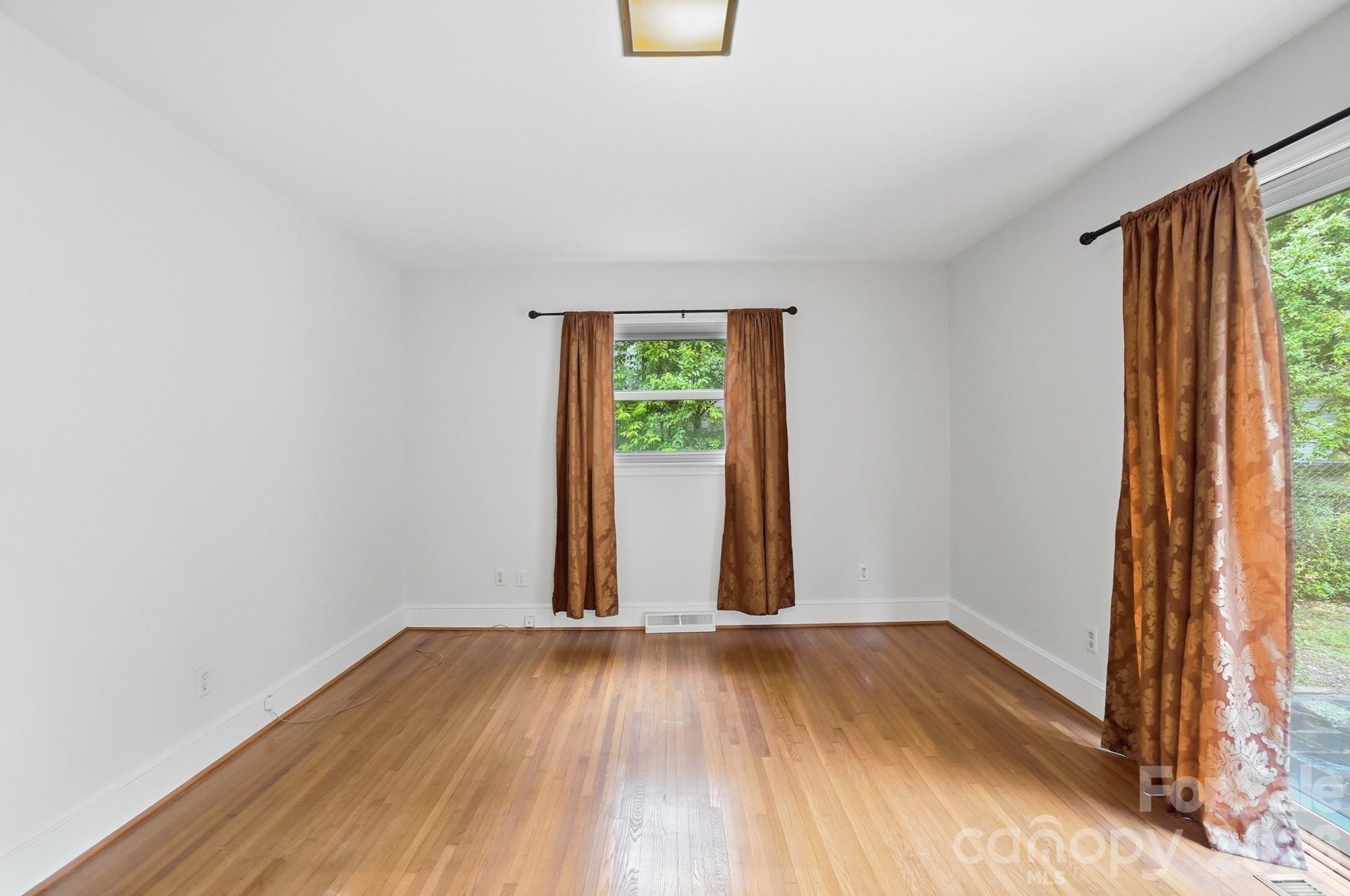 6239 Netherwood Drive Property Photo 28