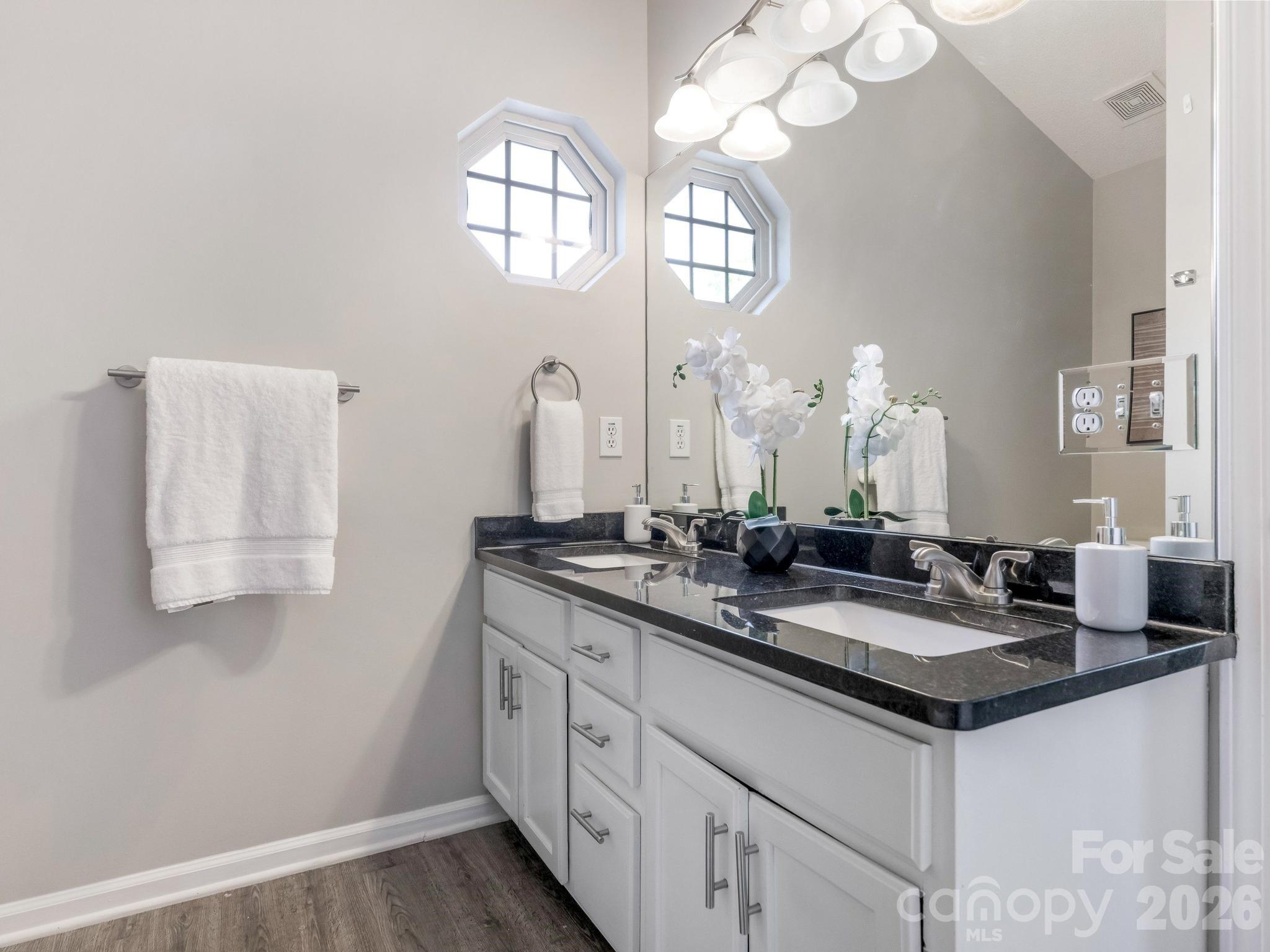 6208 Harburn Forest Drive Property Photo 14