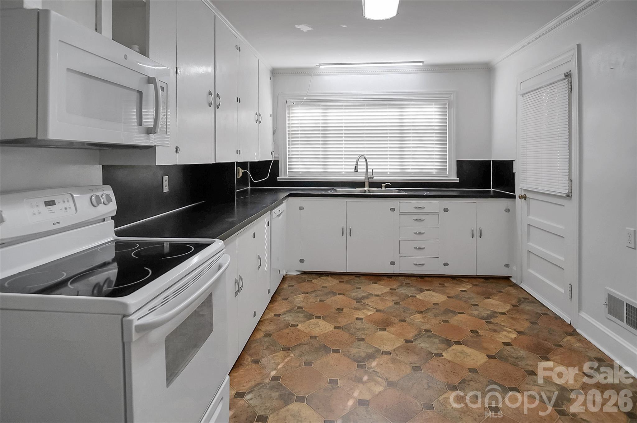 3021 Davis Park Road Property Photo 14
