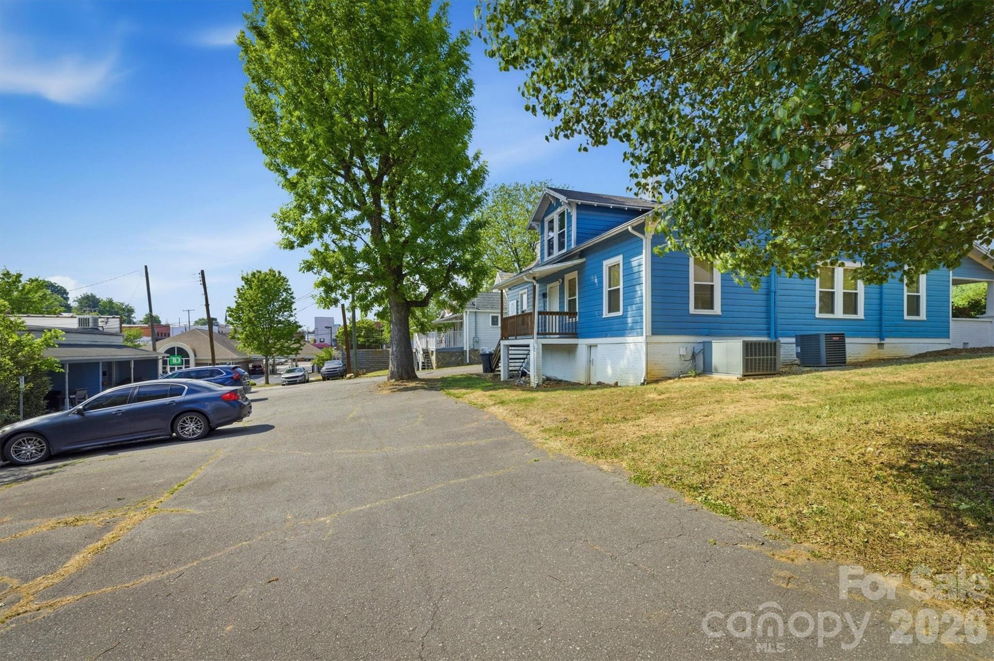 408 S Green Street Property Photo 3
