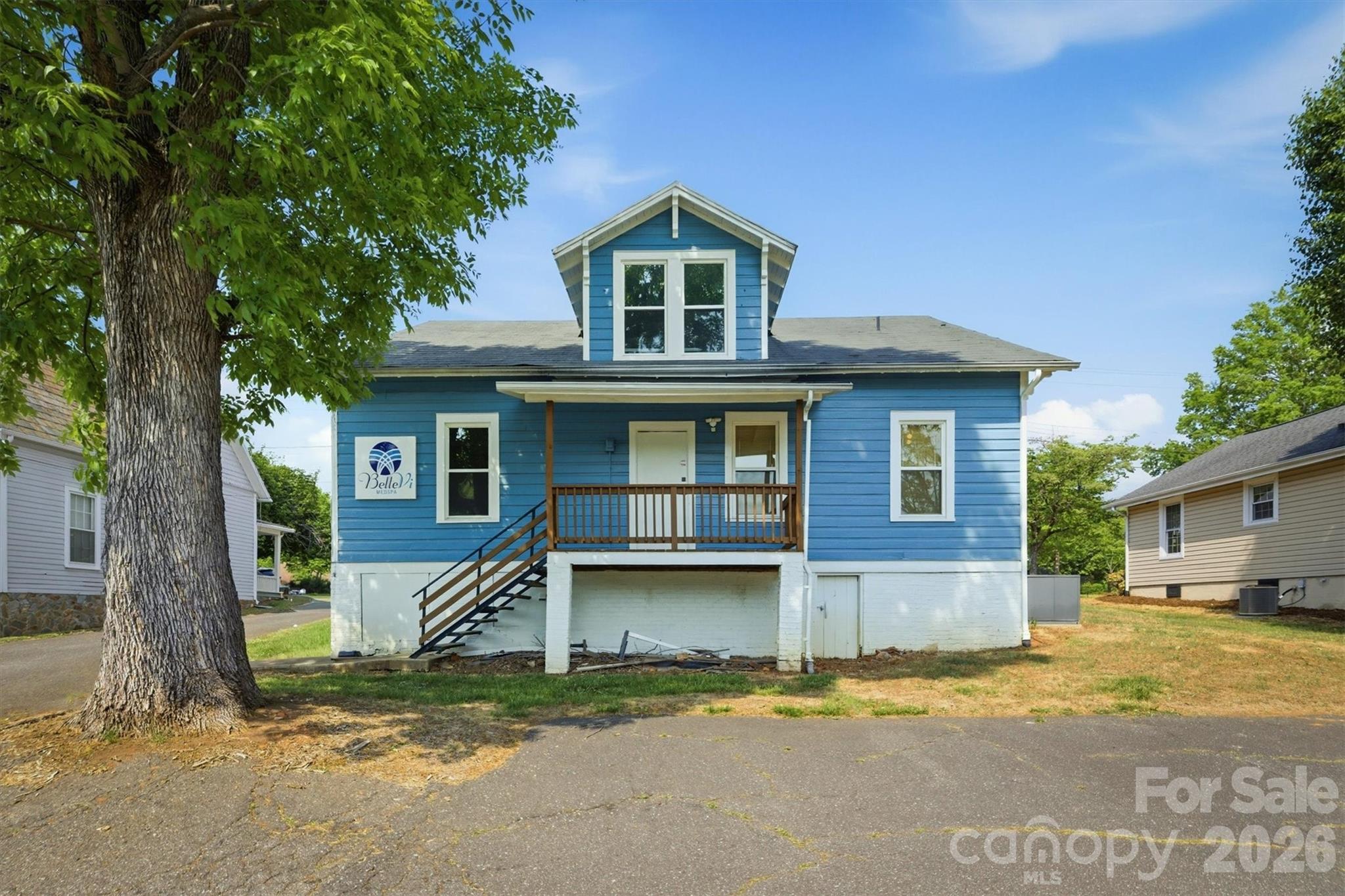 408 S Green Street Property Photo 5