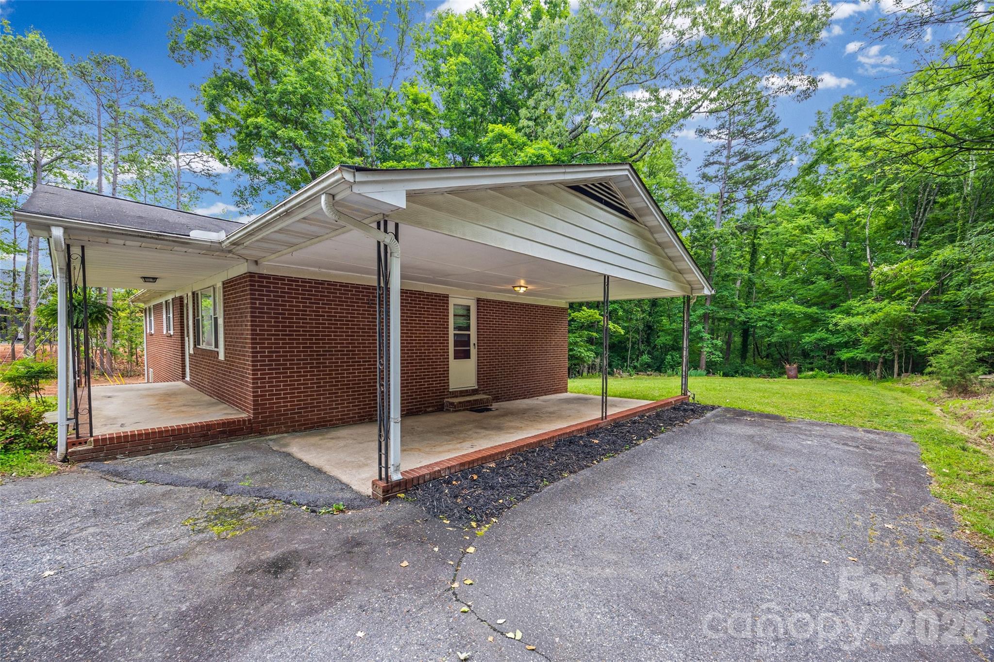 2380 Dixon Road Property Photo 3