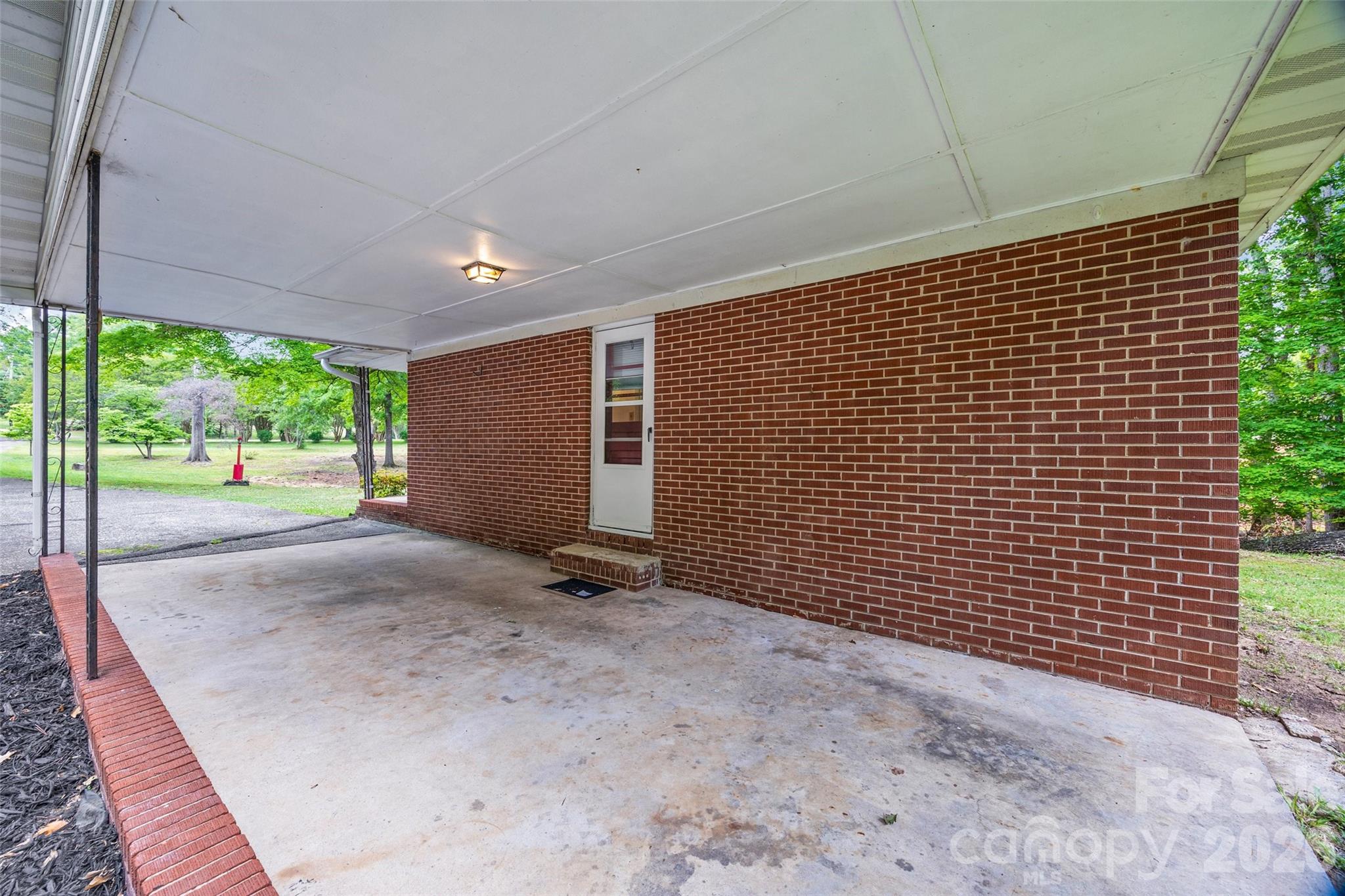 2380 Dixon Road Property Photo 4
