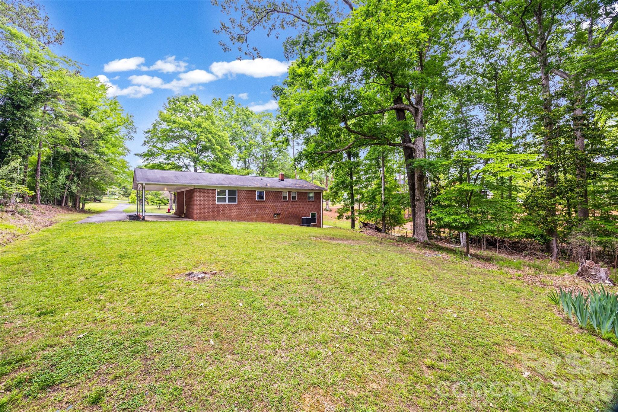 2380 Dixon Road Property Photo 5